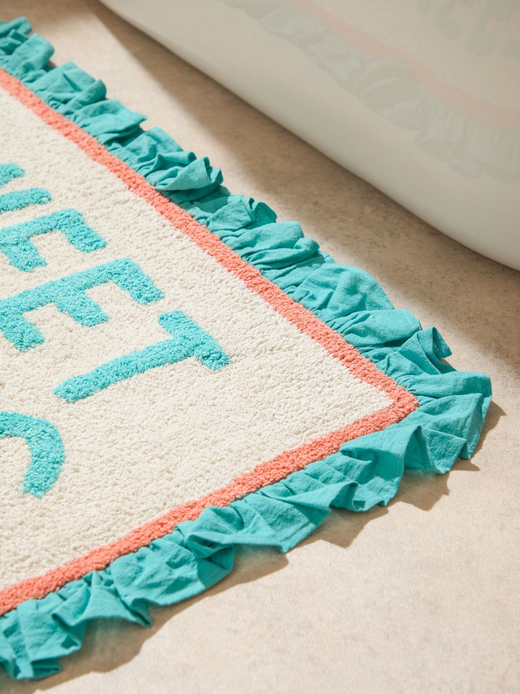 Furn Aqua Sweet Cheeks cotton frill bath mat 50x80cm, UK version
