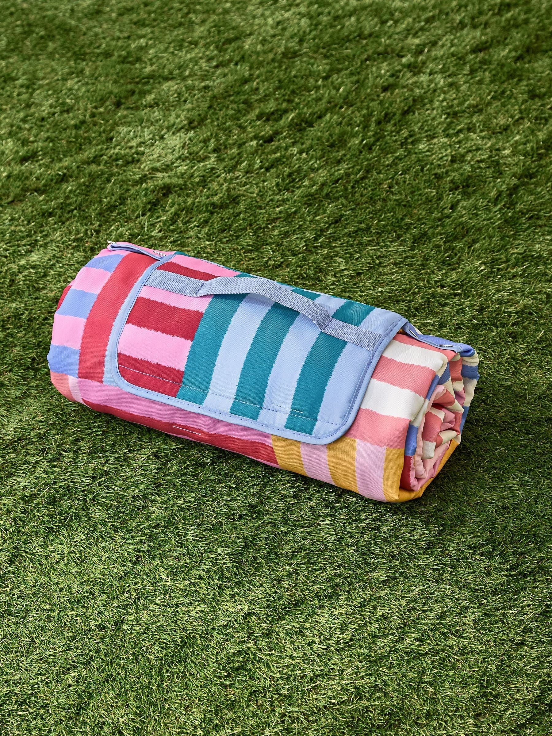 Furn Ana Multicolour water-resistant picnic blanket 145x170cm - British product
