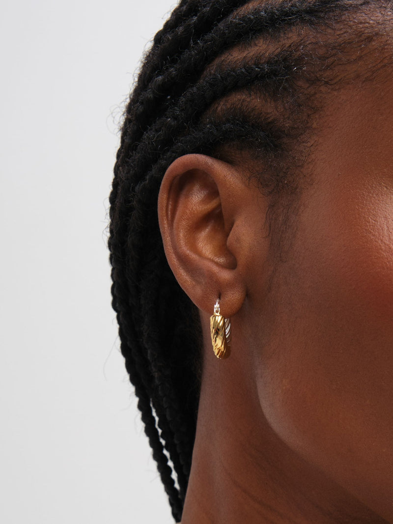 Inicio two-tone textured twist hoop earrings 20.6mm (British brand)