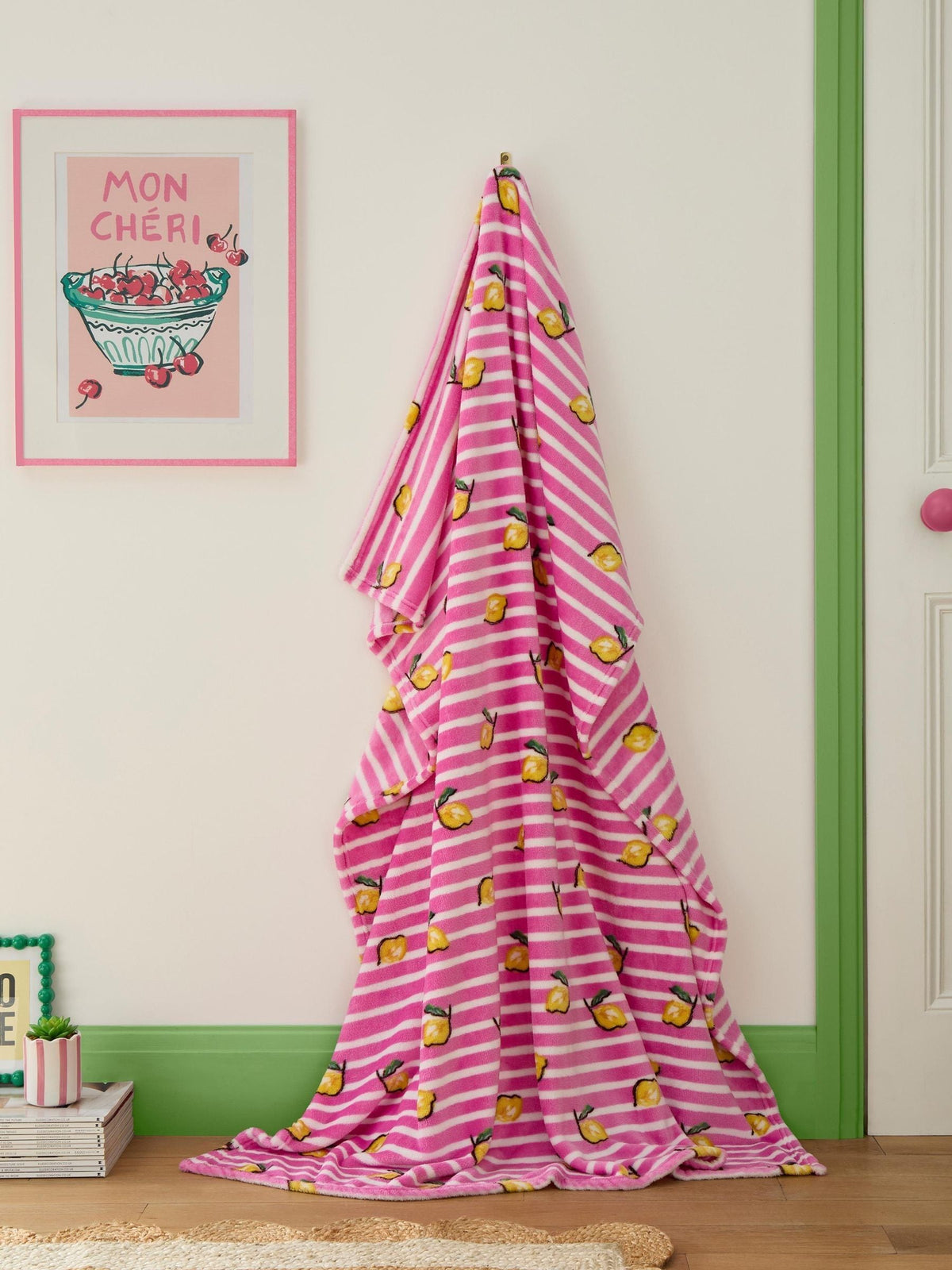 Appletree fleece throw candy-pink stripes lemons, imported from the UK