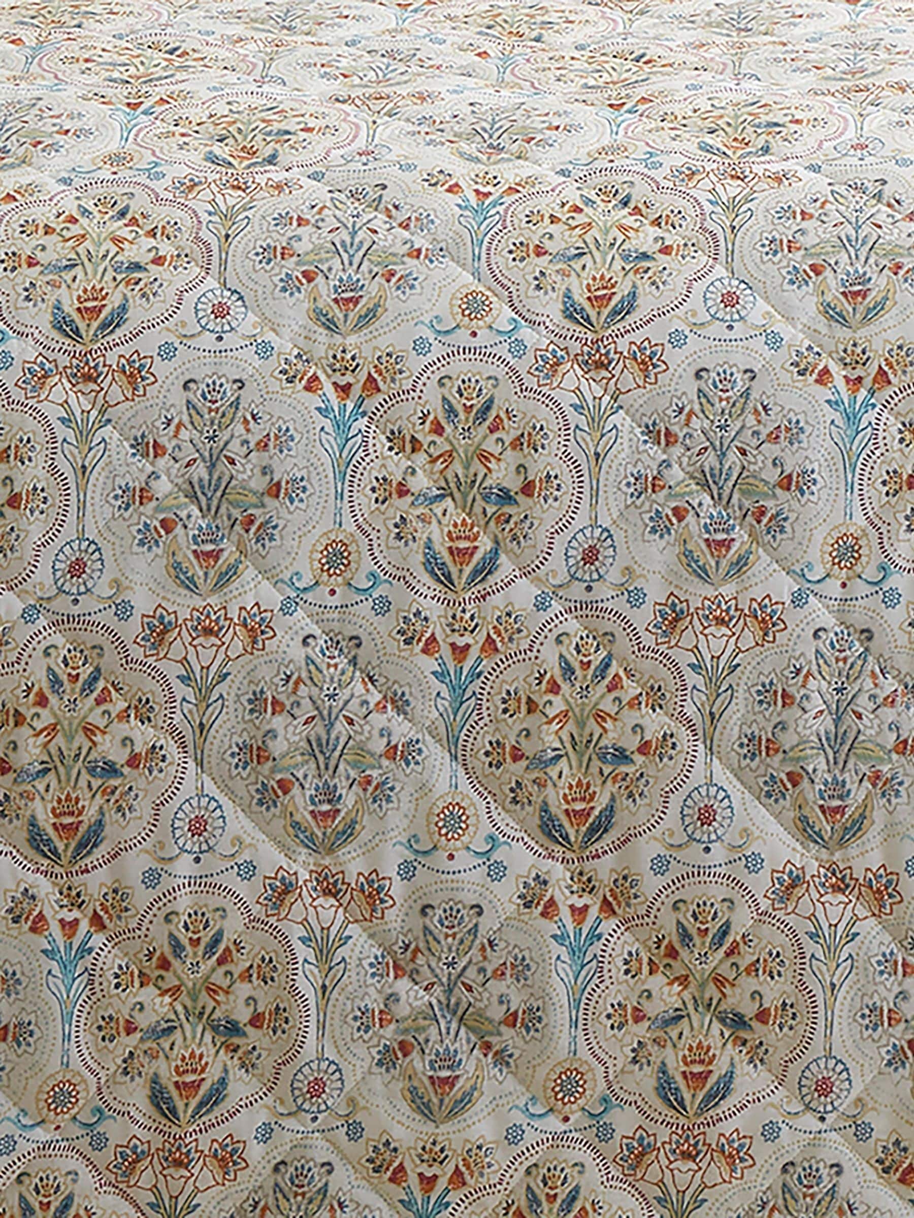 Dreams & Drapes Edena floral quilted bedspread 200x230, imported from the UK