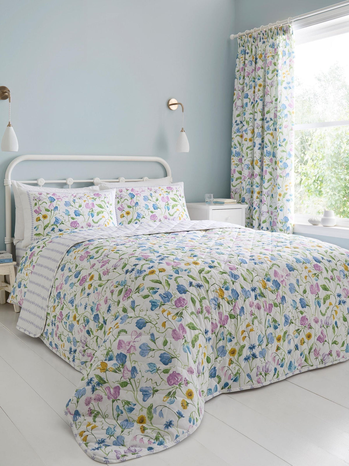 Dreams & Drapes Lilac Sweetpea floral quilted bedspread 200cm (British brand)