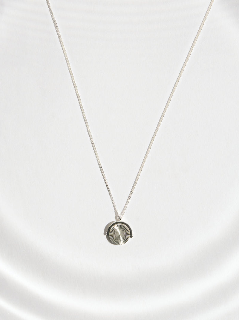 Gold tone spinner necklace stainless steel waterproof adjustable - British product