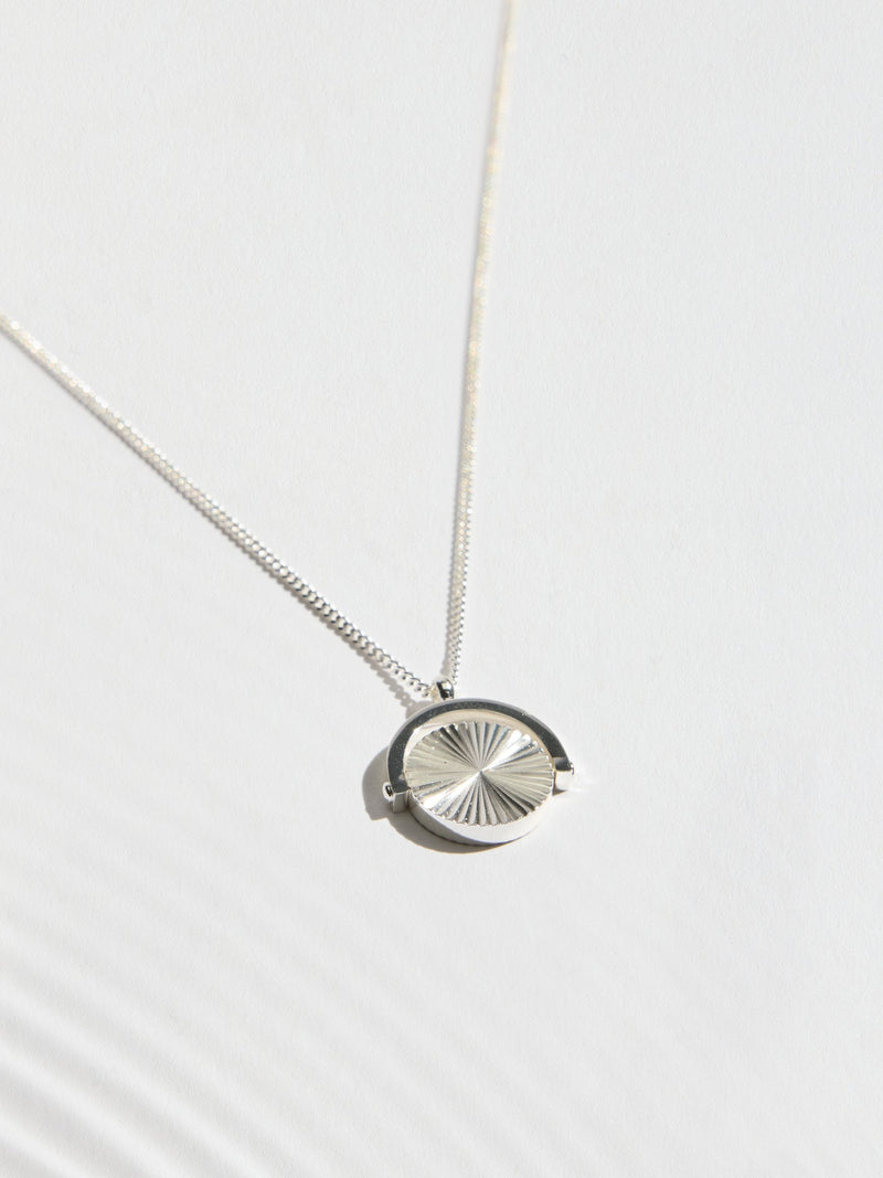 Gold tone spinner necklace stainless steel waterproof adjustable - British product