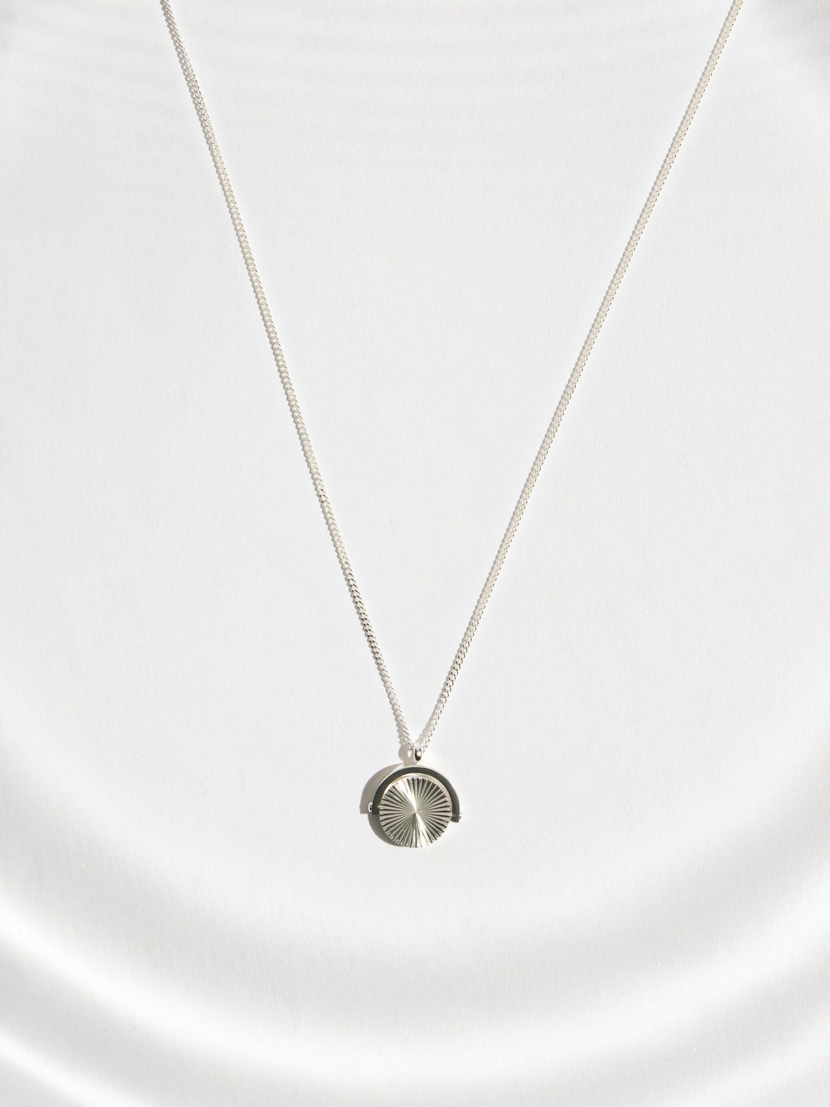 Gold tone spinner necklace stainless steel waterproof adjustable - British product