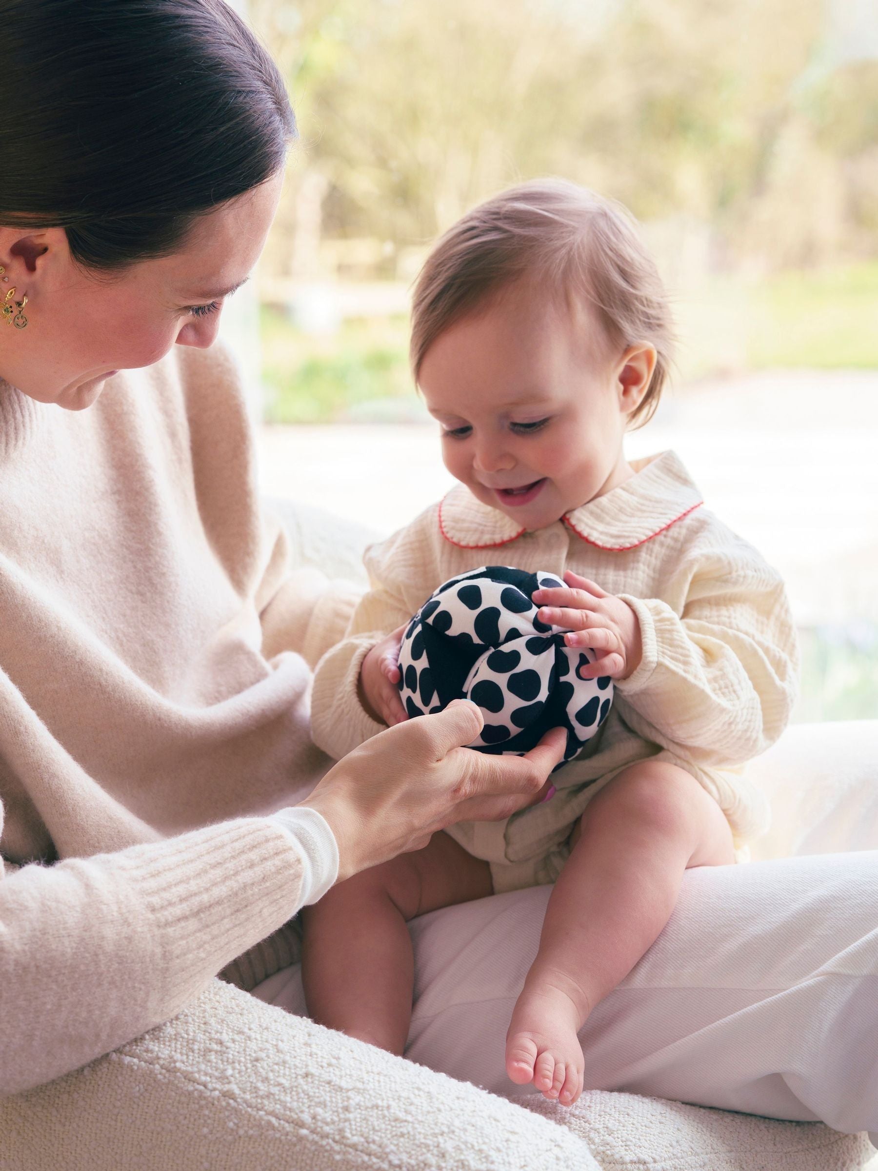 Etta Loves sensory grasp ball with Dalmatian pattern 13cm, UK version