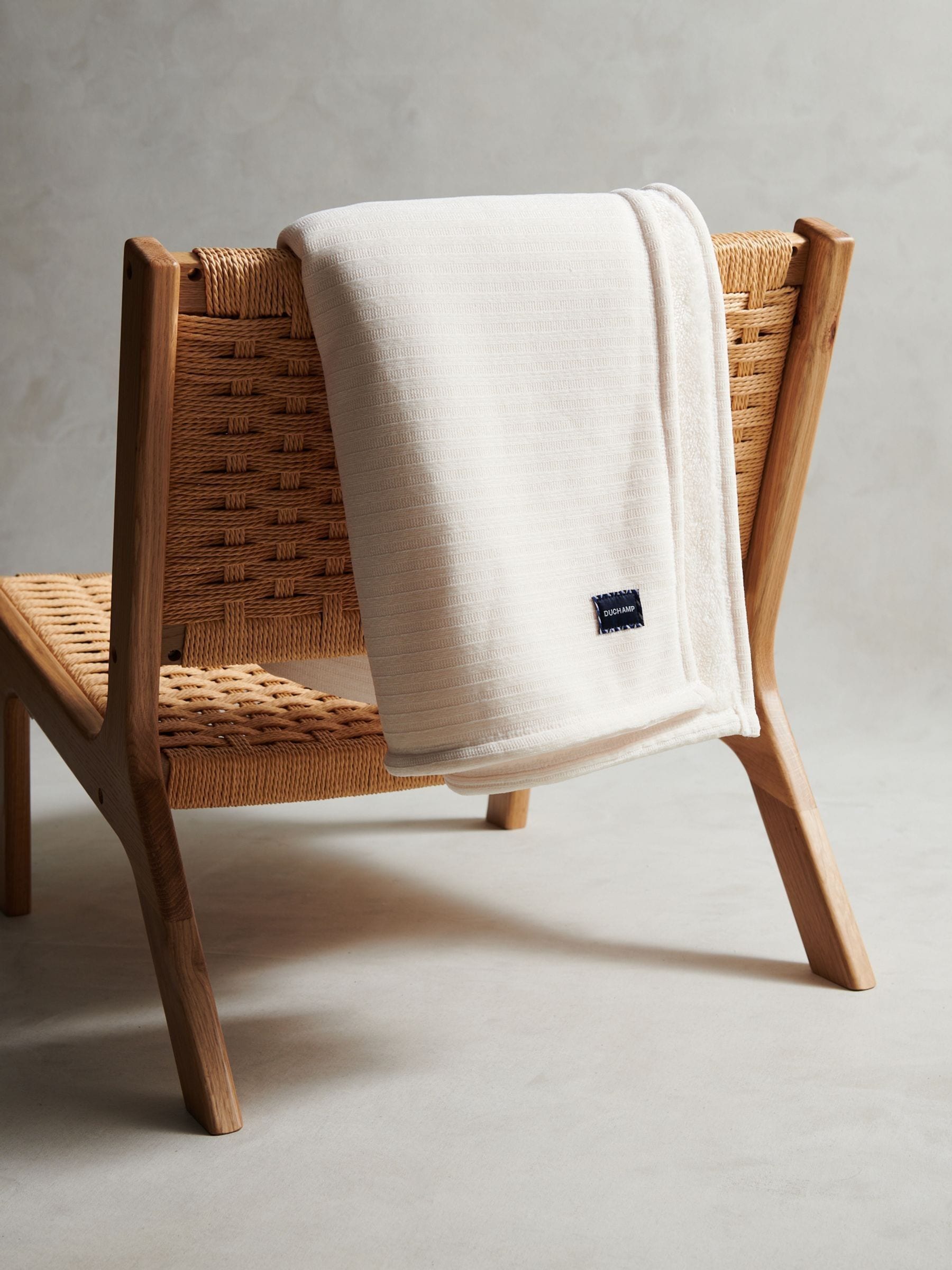 Duchamp White Smoke luxury fleece throw 130x170cm, UK version