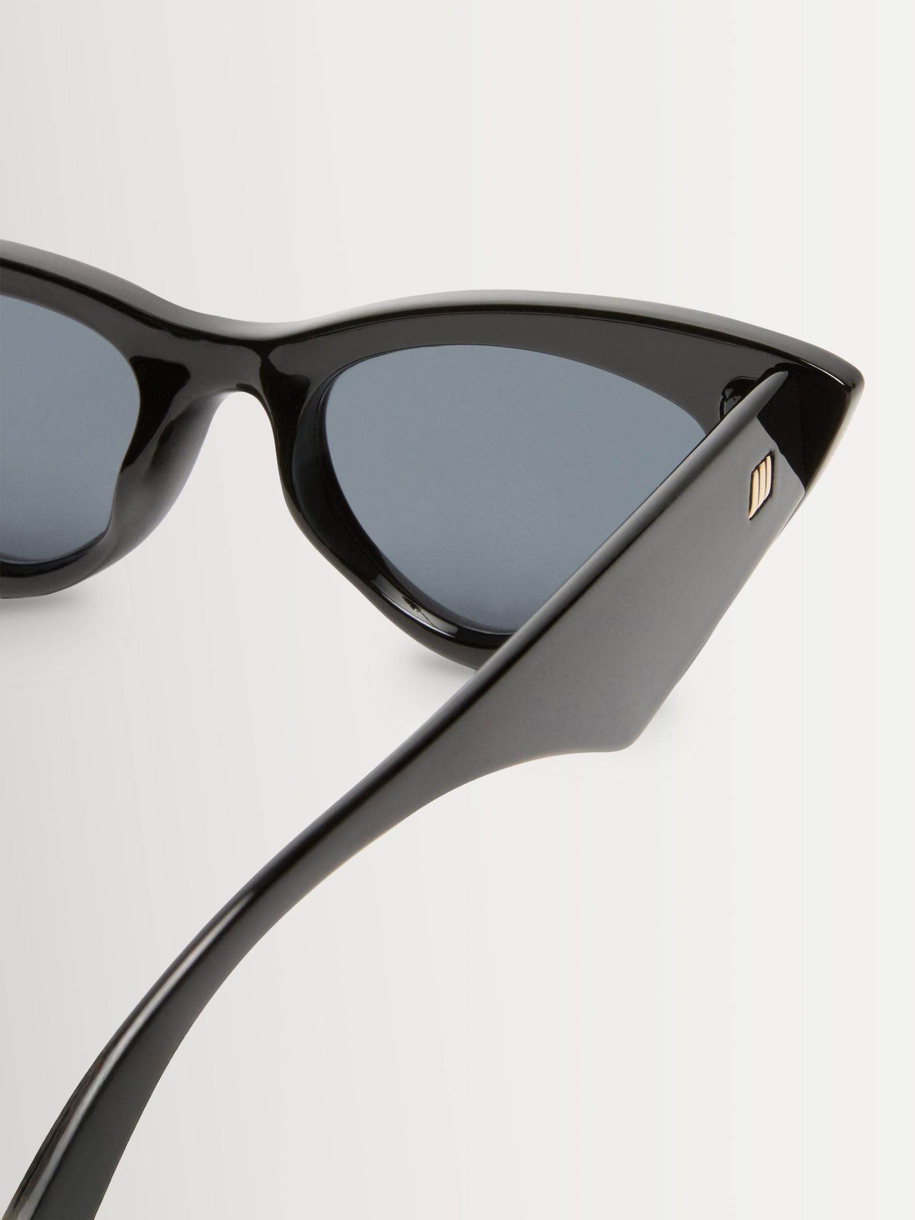 Le Specs Hypnosis cat-eye sunglasses black midsize - British product