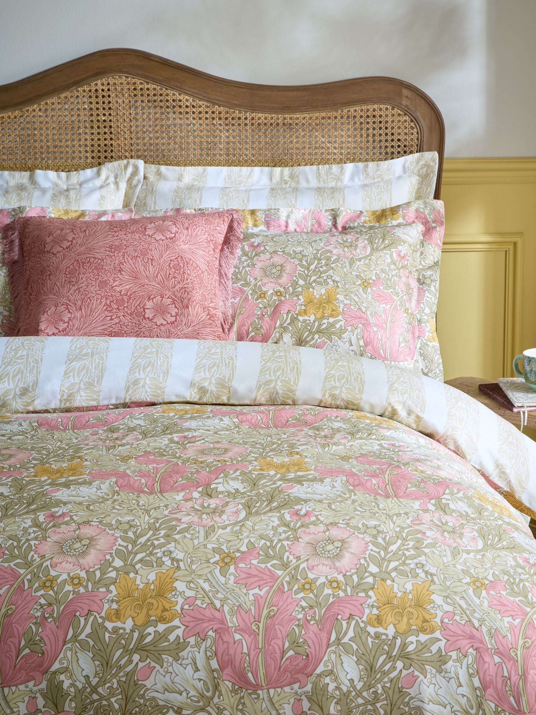 William Morris Summer Yellow Compton pillowcases set of 2 (British brand)