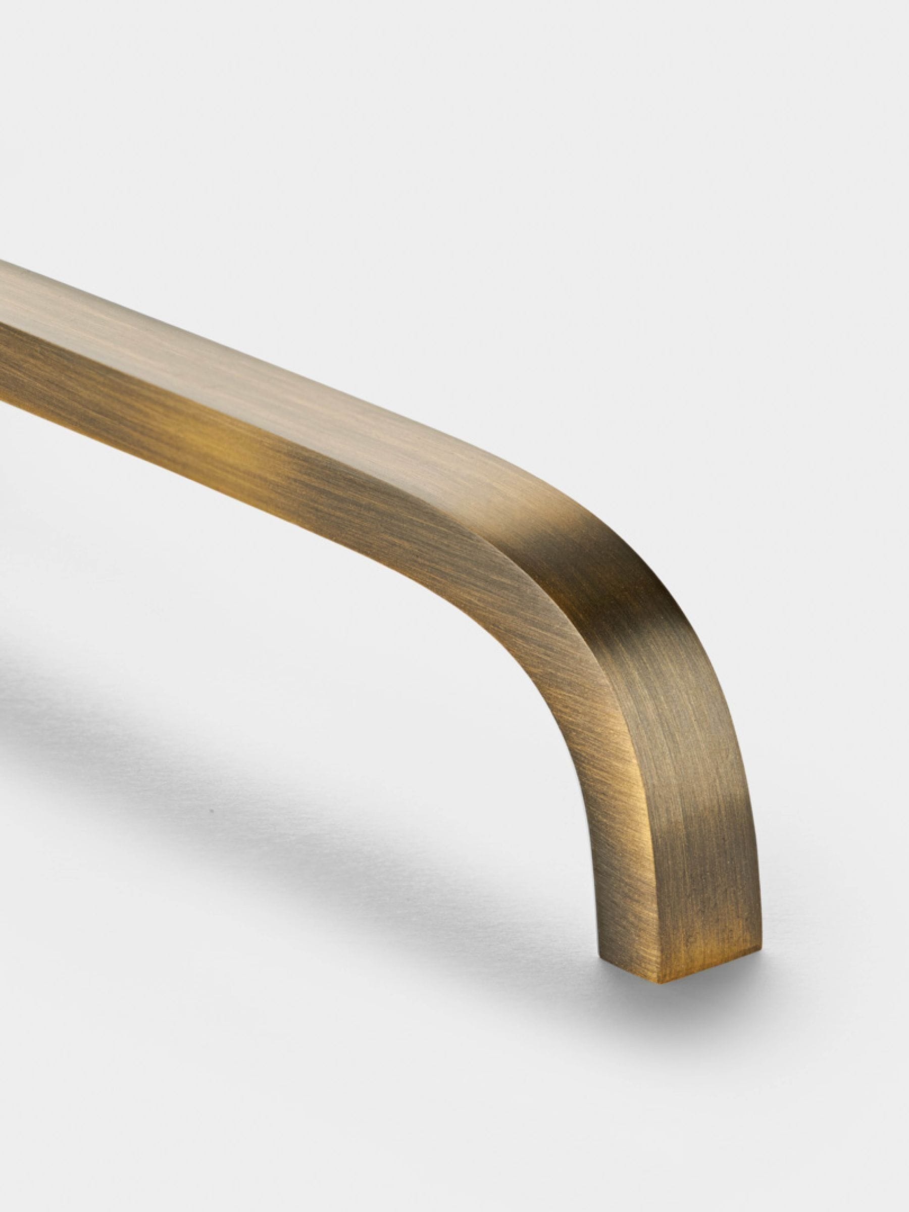 Pushka Home antique curved bar handle 457mm (British brand)