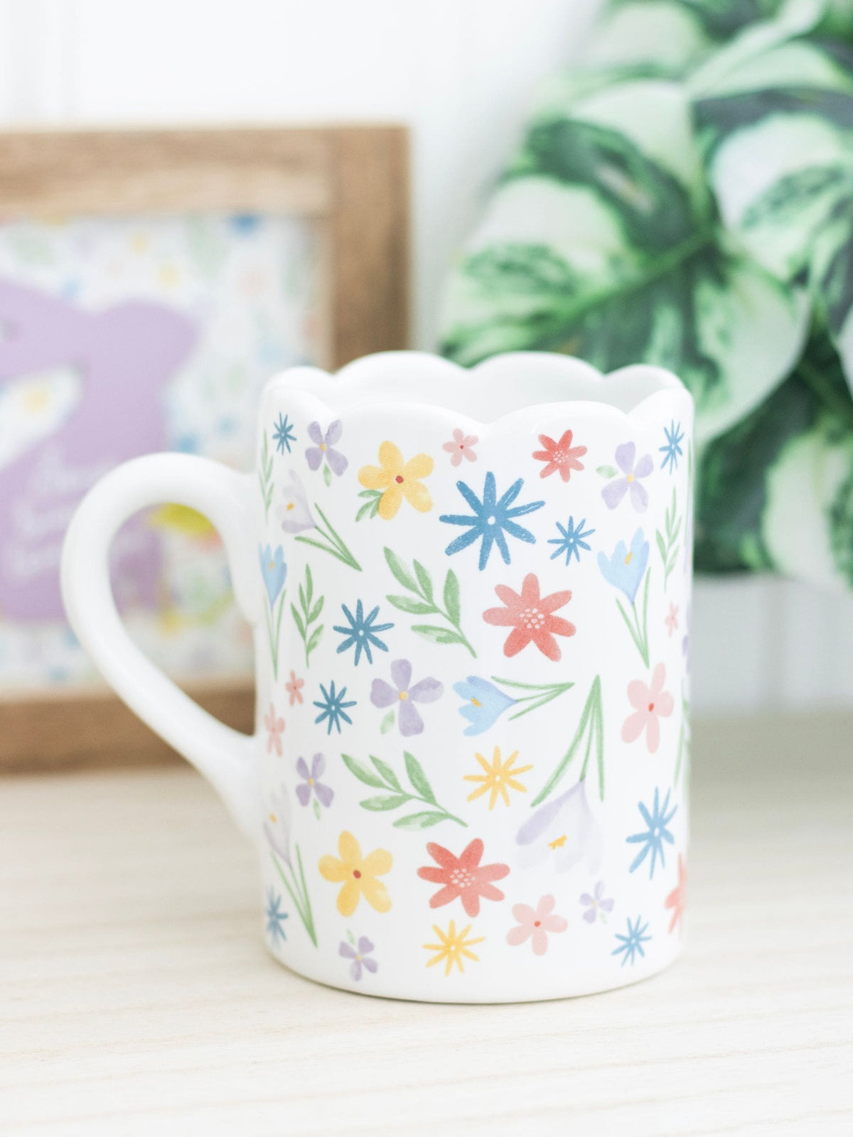Something Different white spring floral scalloped mug 350ml, UK version