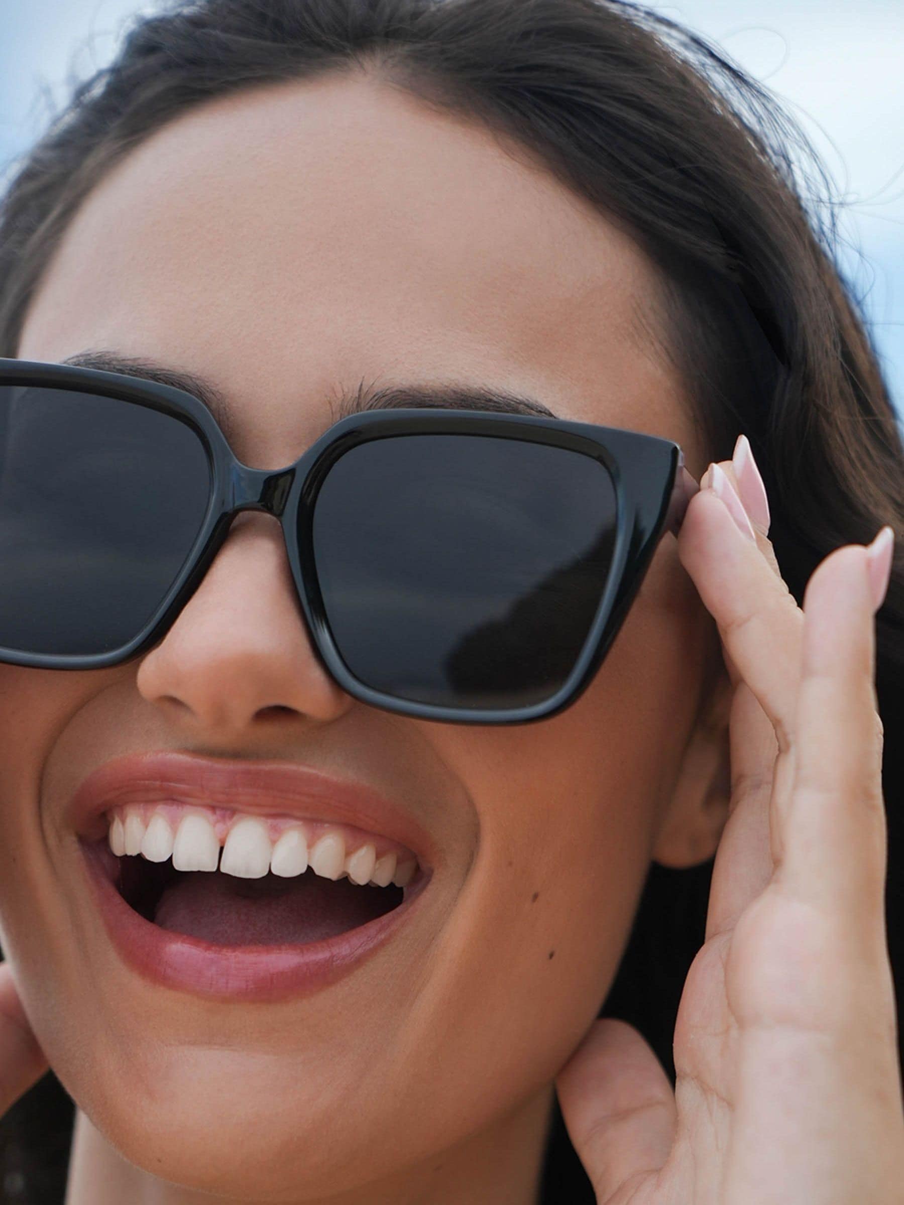 Estella Bartlett sunglasses Black Beijing, UK version