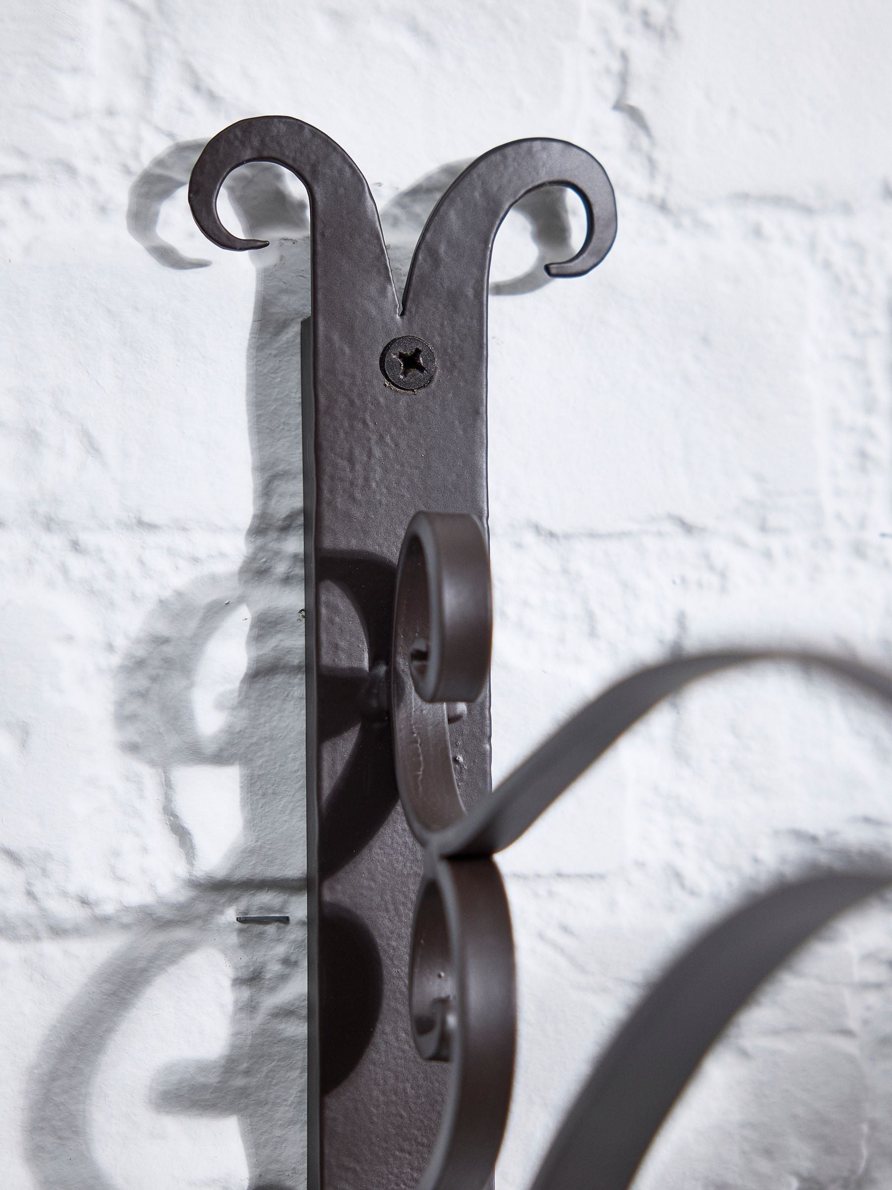 Dibor antique brown curved wall bracket, UK version