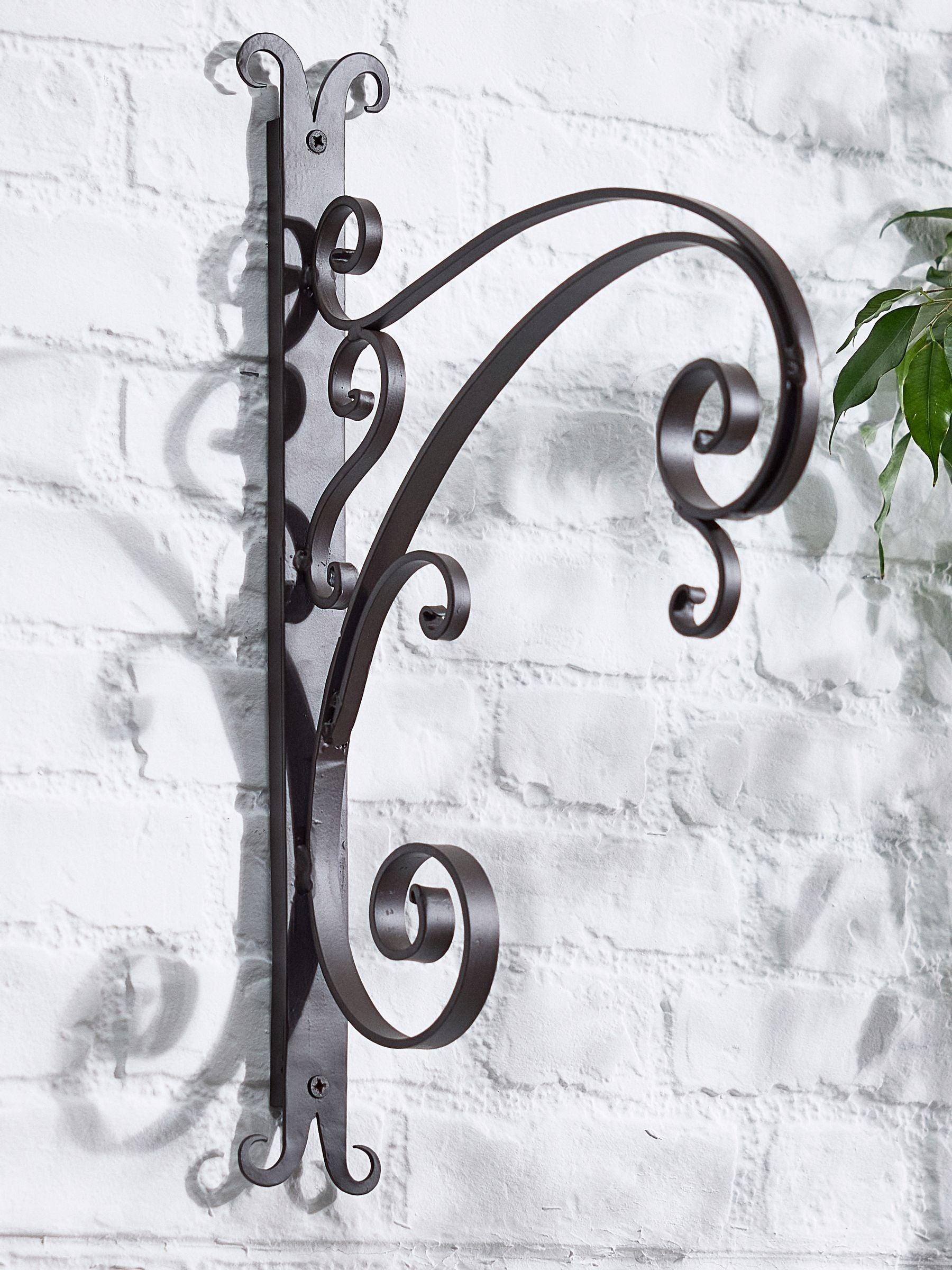 Dibor antique brown curved wall bracket, UK version