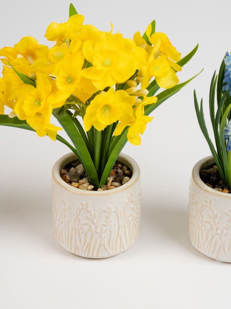 Scottish Everlastings set of 3 artificial spring pots 21cm (British brand)