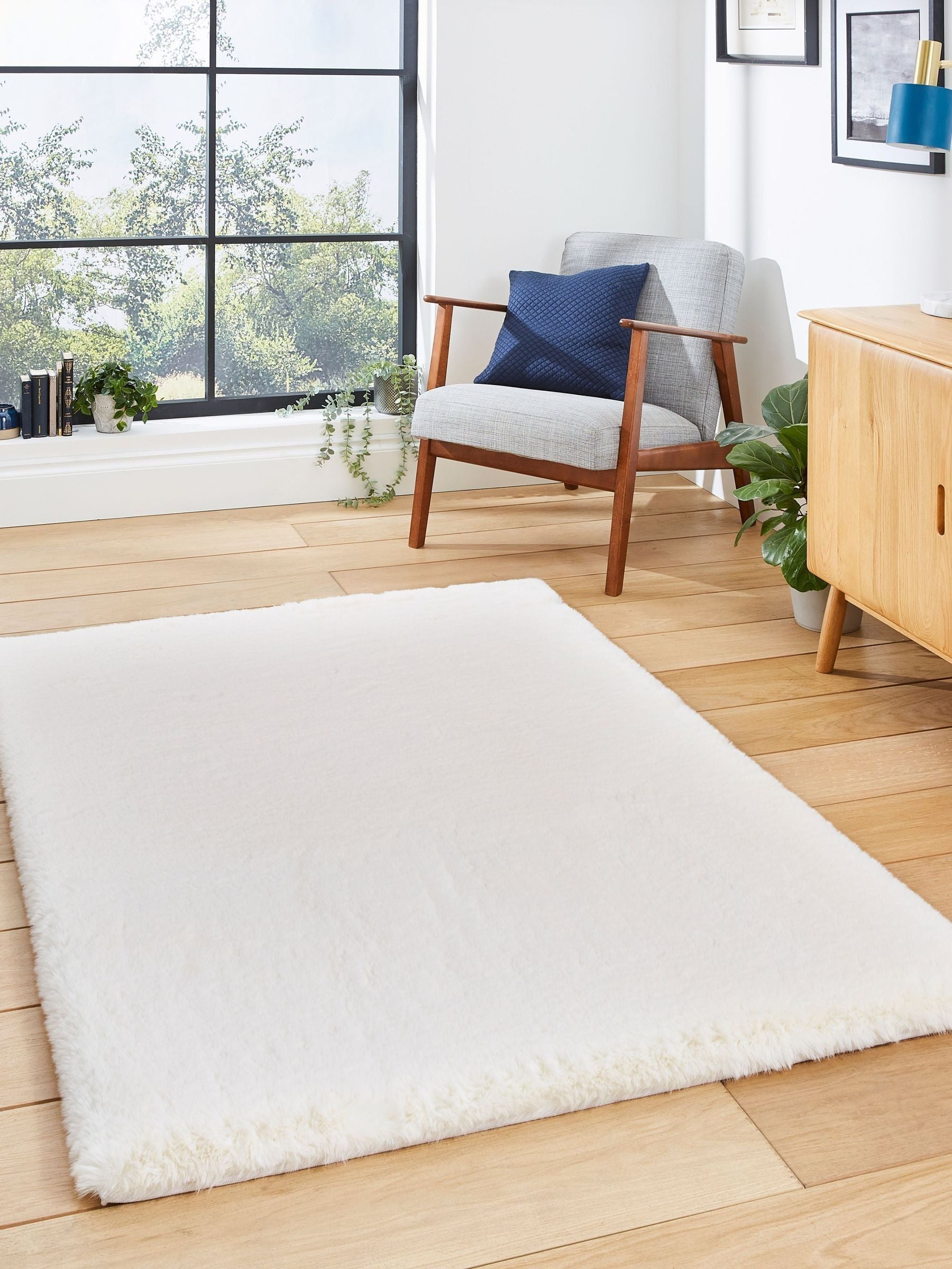Think Rugs Ivory Super Teddy Plain Shaggy Rug