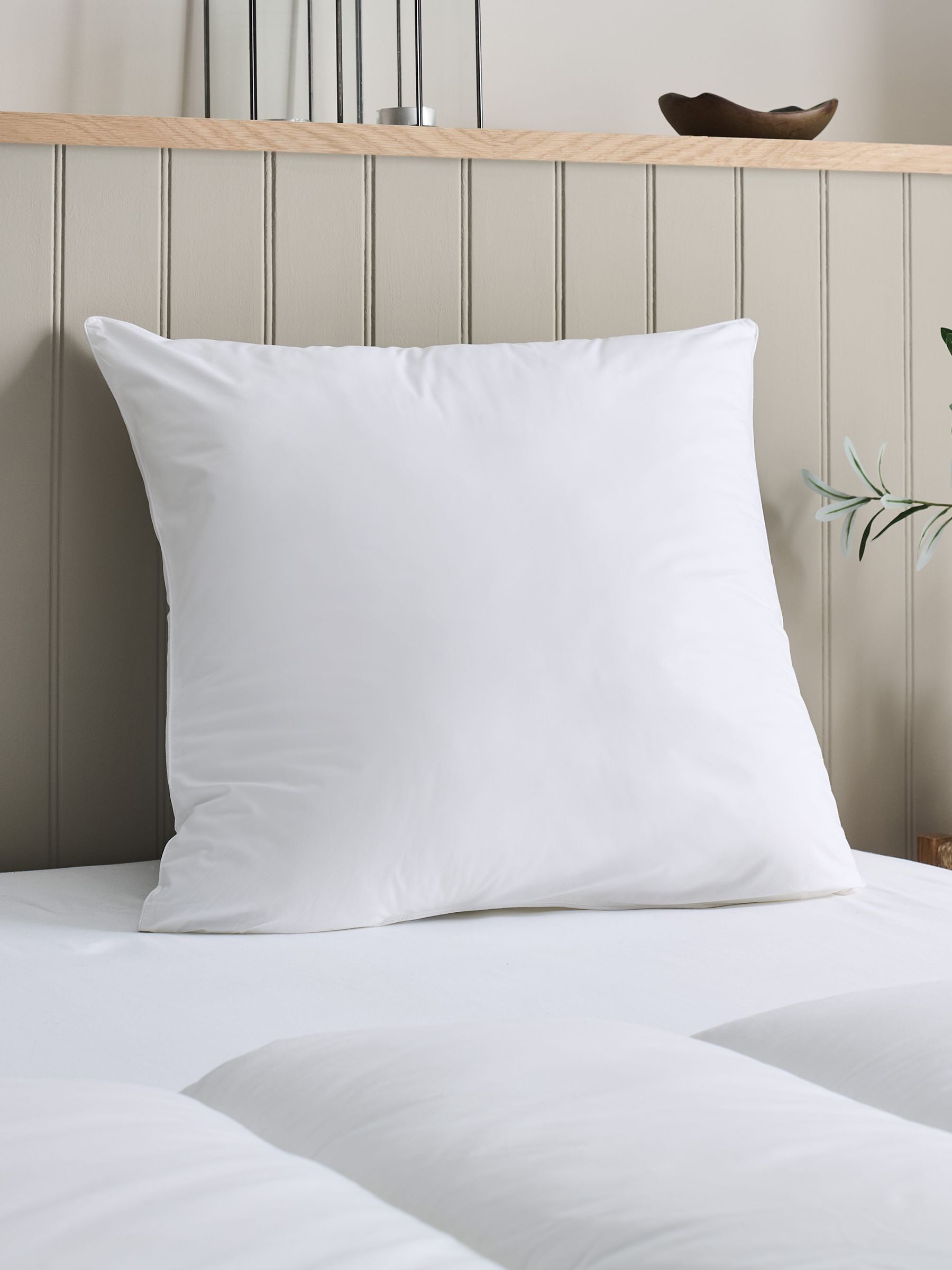 Christy Classic Square Pillow Soft Medium - British product