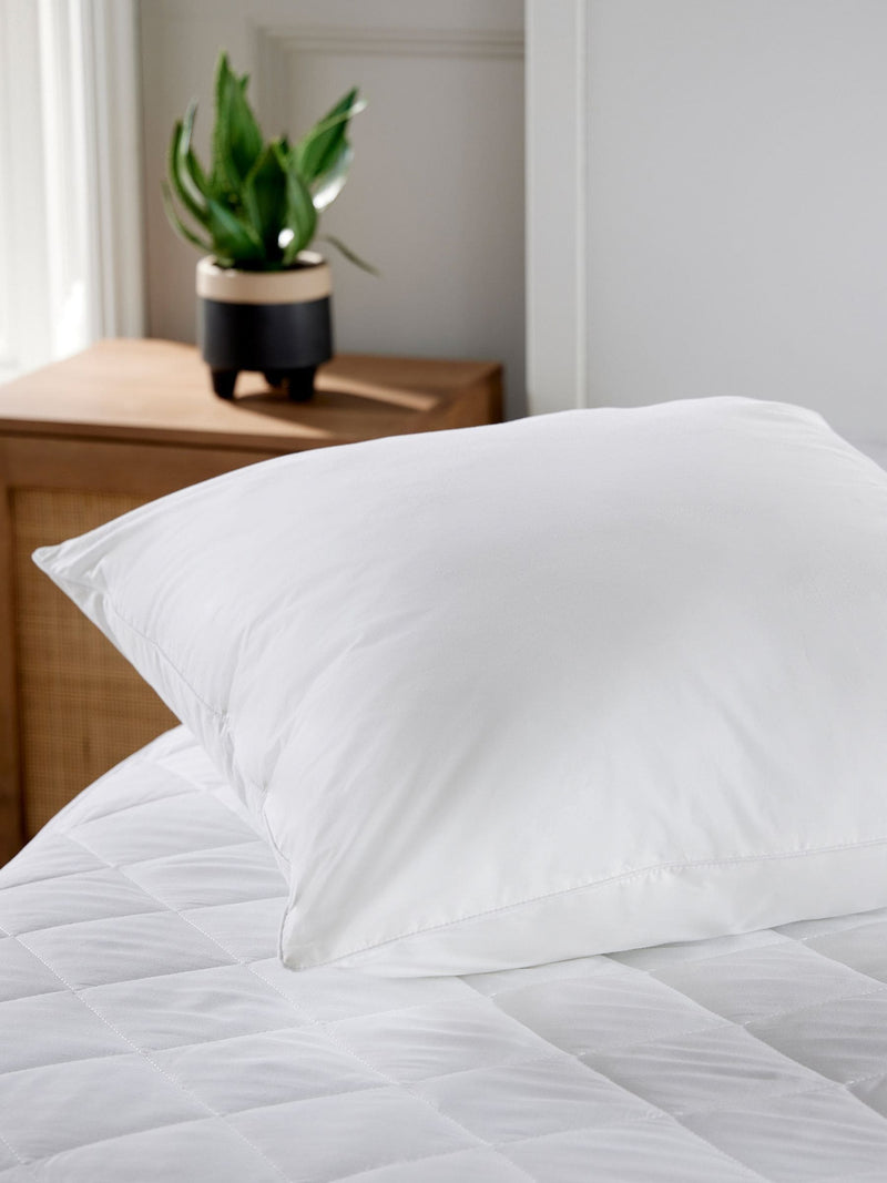Christy Classic Square Pillow Soft Medium - British product