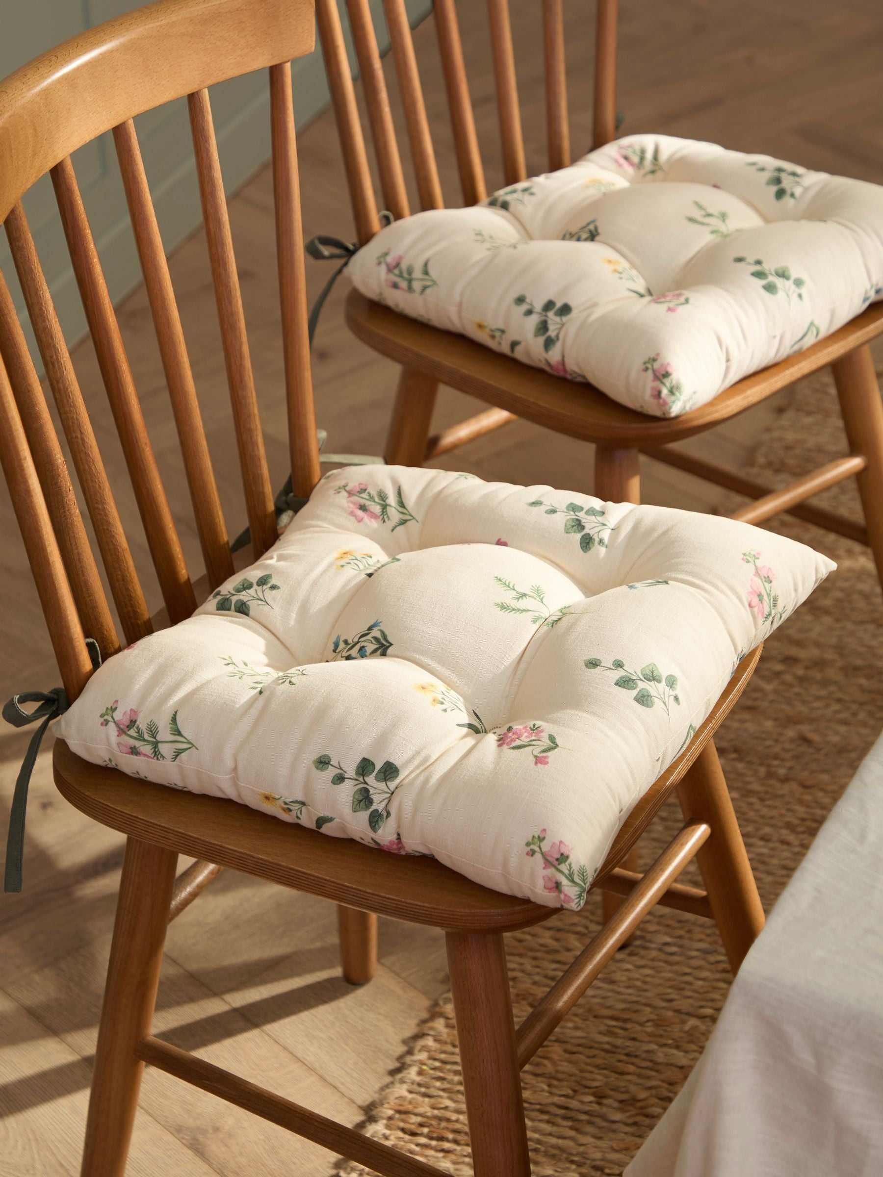 Wylder green Olivia cushions 40x40cm - British product