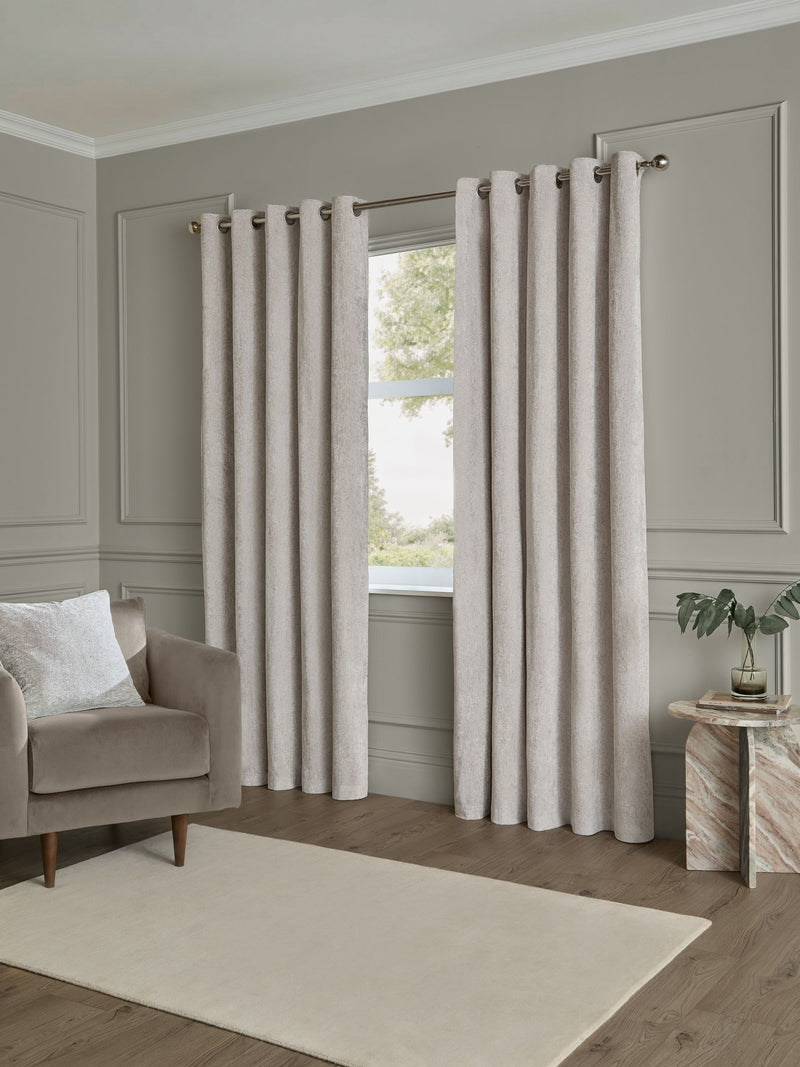 Yard Malvern cushion feather filled 45x45, imported from the UK