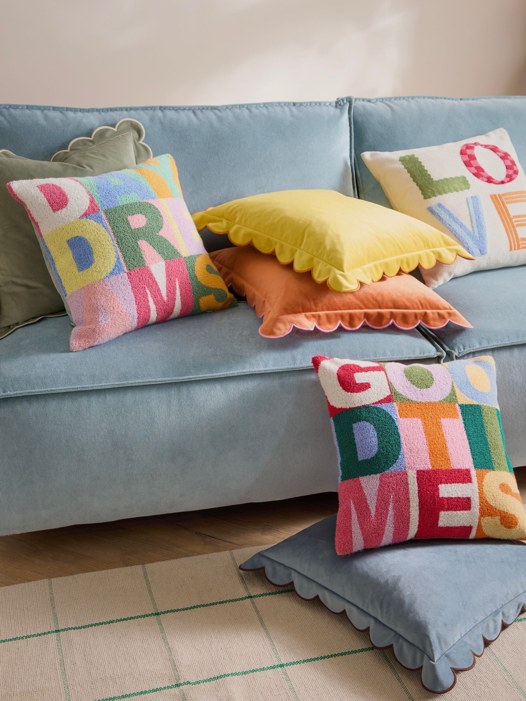 Furn multicolour tufted boucle cushion 45x45 (British brand)