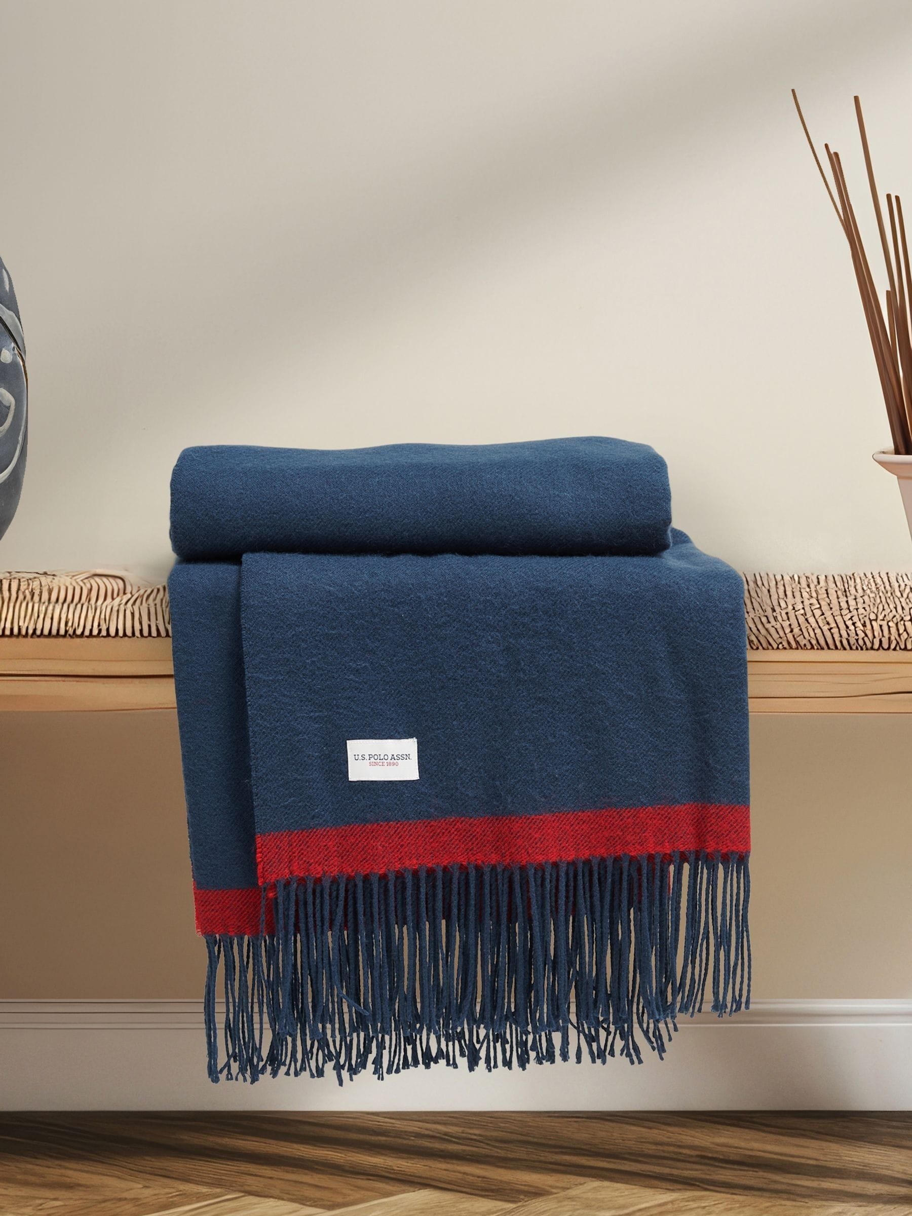 U.S. Polo Assn. Navy Iris soft handle twill throw 130x170cm - British product