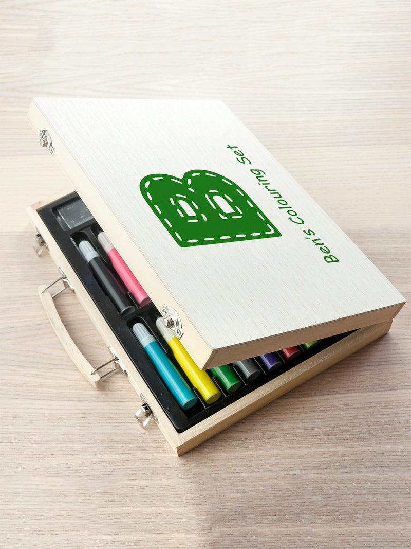 Treat Republic green colouring set with pencils and crayons - British product