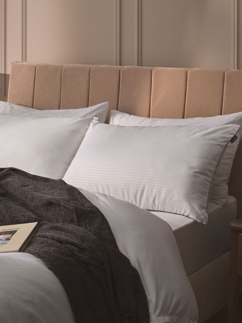 Sleepeezee Hotel Luxe Hypoallergenic Pillow Pair - British product
