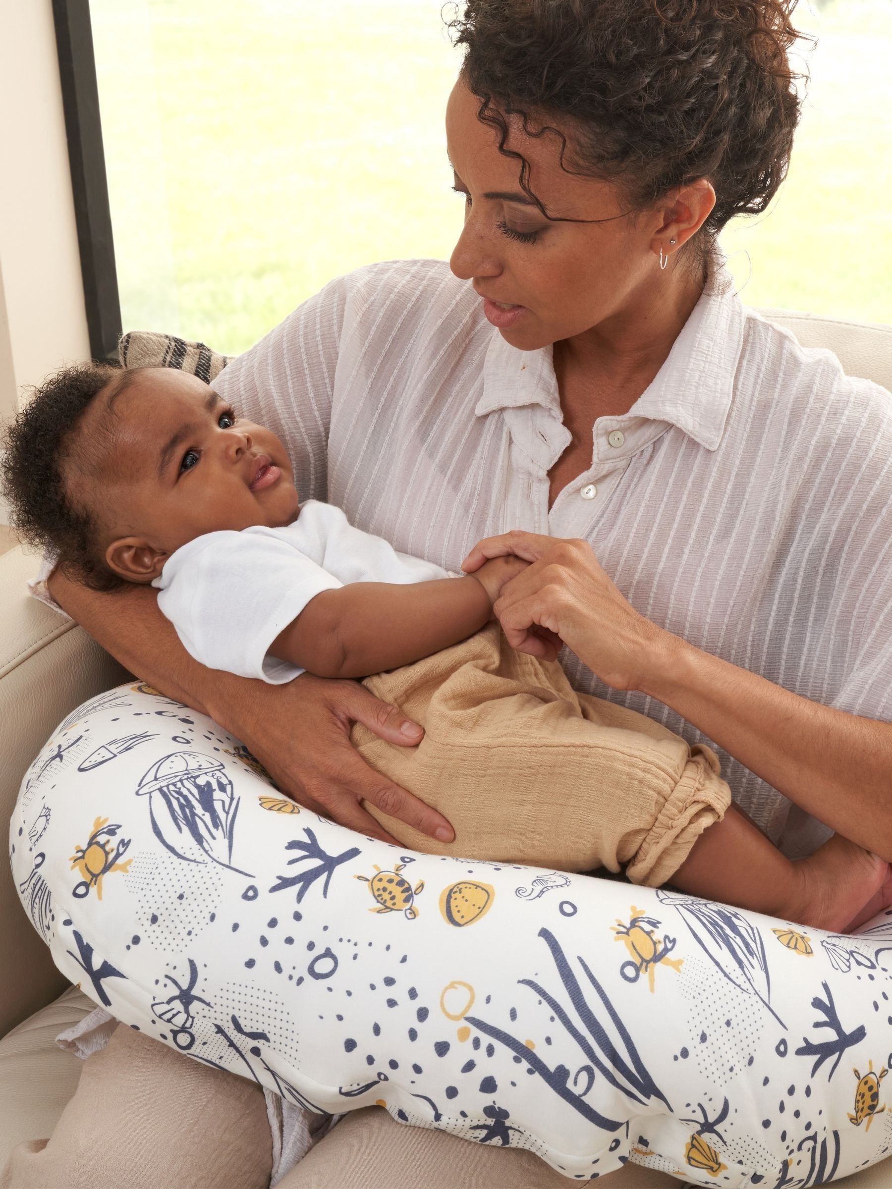 Tutti Bambini Ocean White feeding pillow, UK version