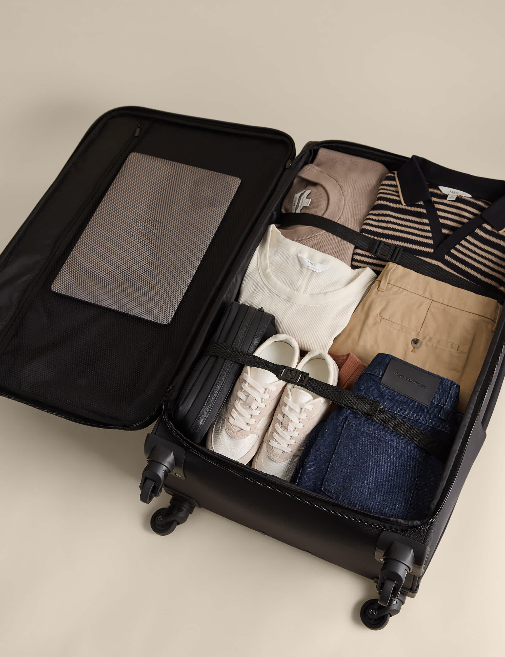 Valletta 4 wheel soft large suitcase (British brand)