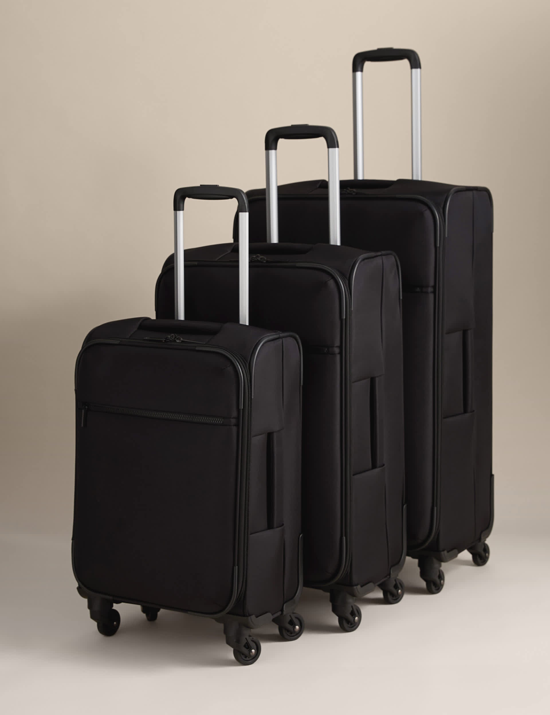Valletta 4 wheel soft large suitcase (British brand)
