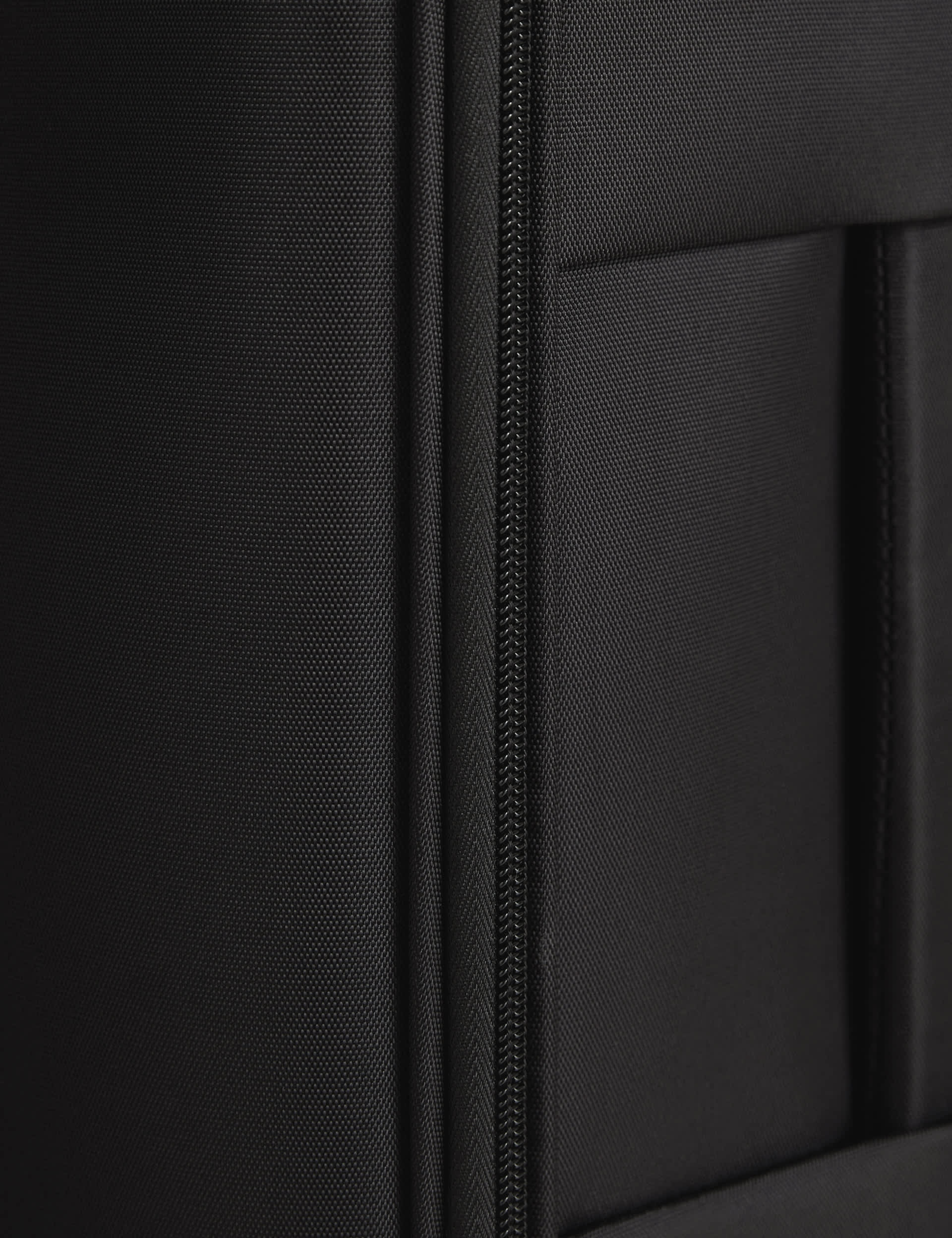 Valletta soft medium suitcase 4 wheel, imported from the UK