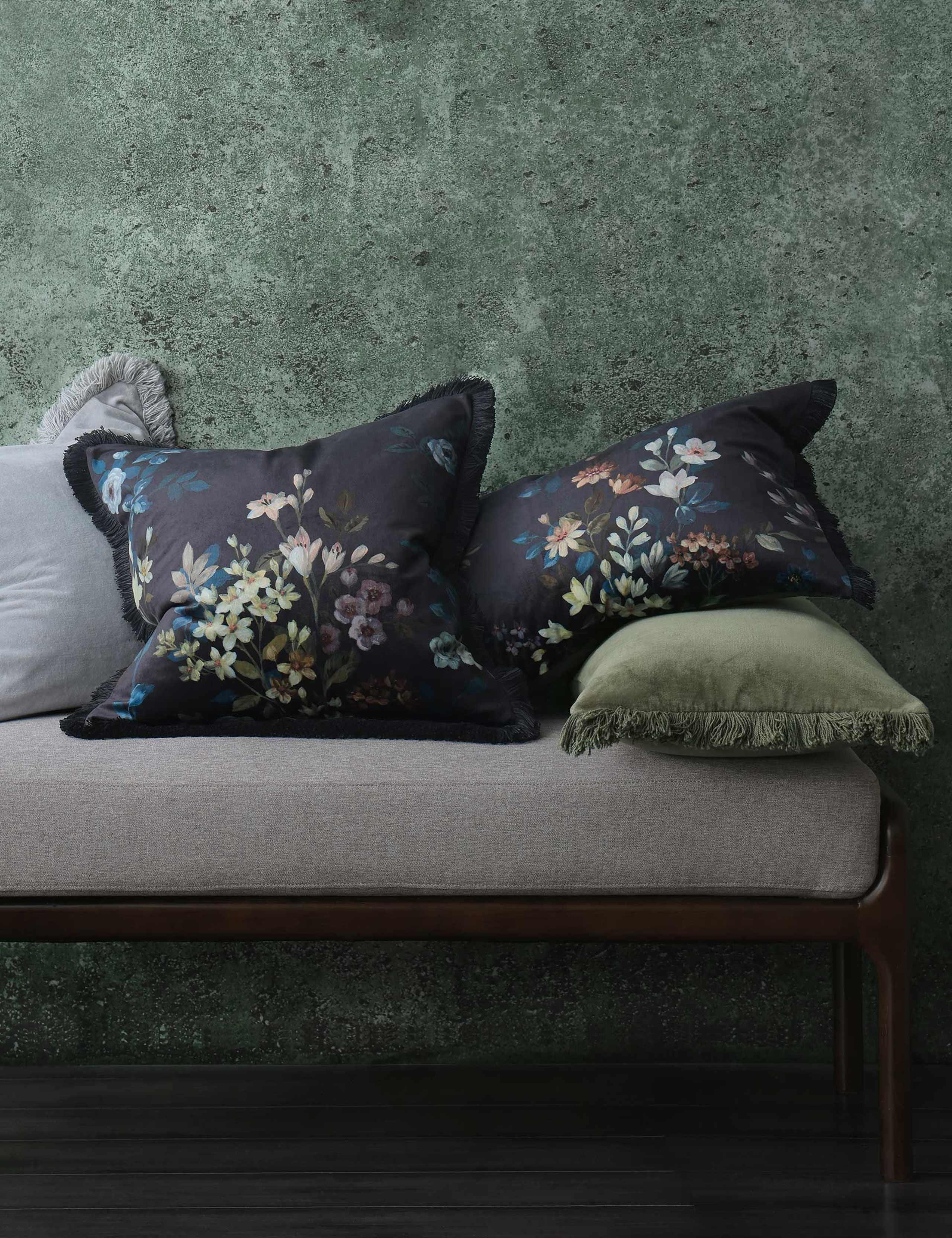 MM Linen velvet cushion floral 50cm, UK version