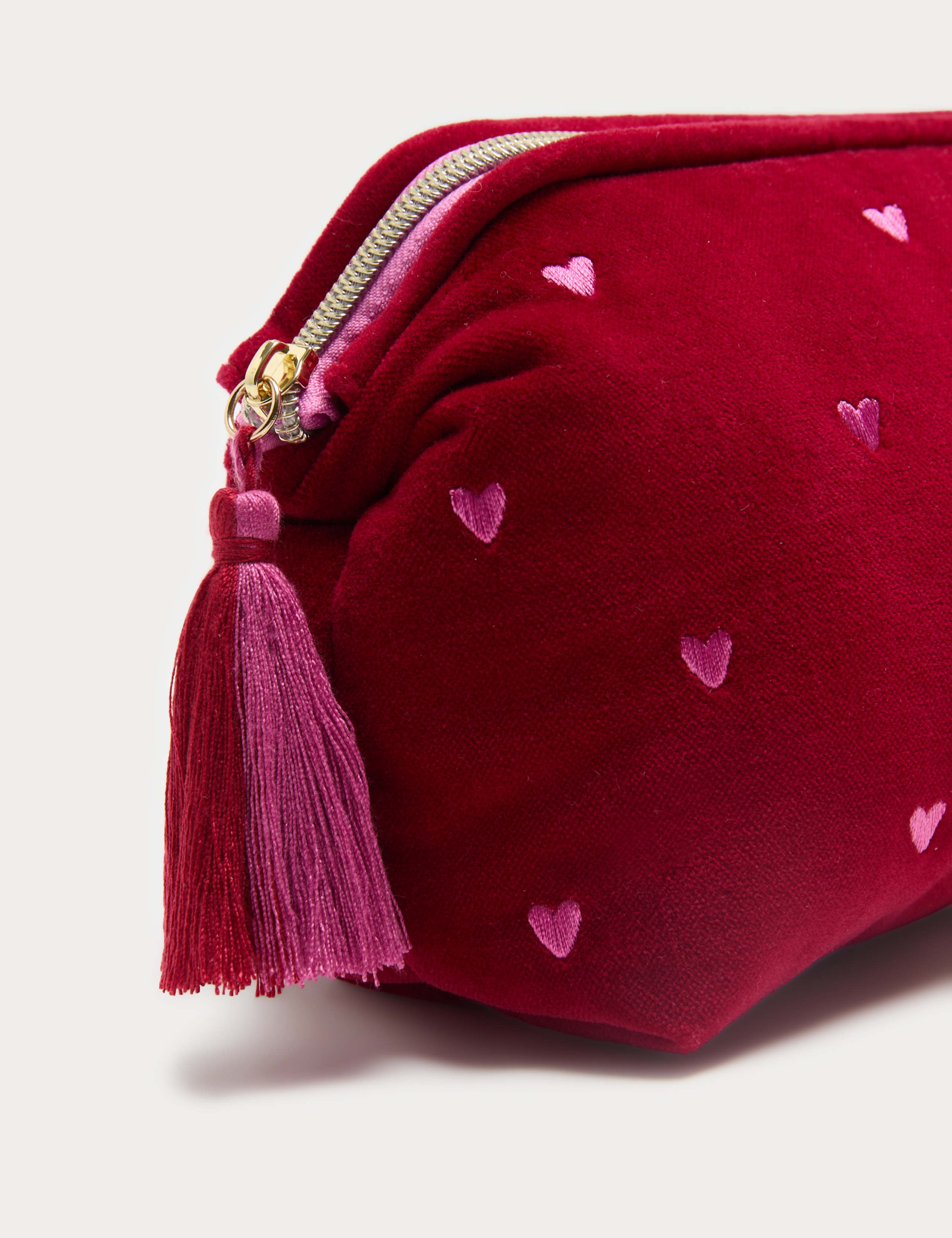 Velvet heart makeup bag - British product