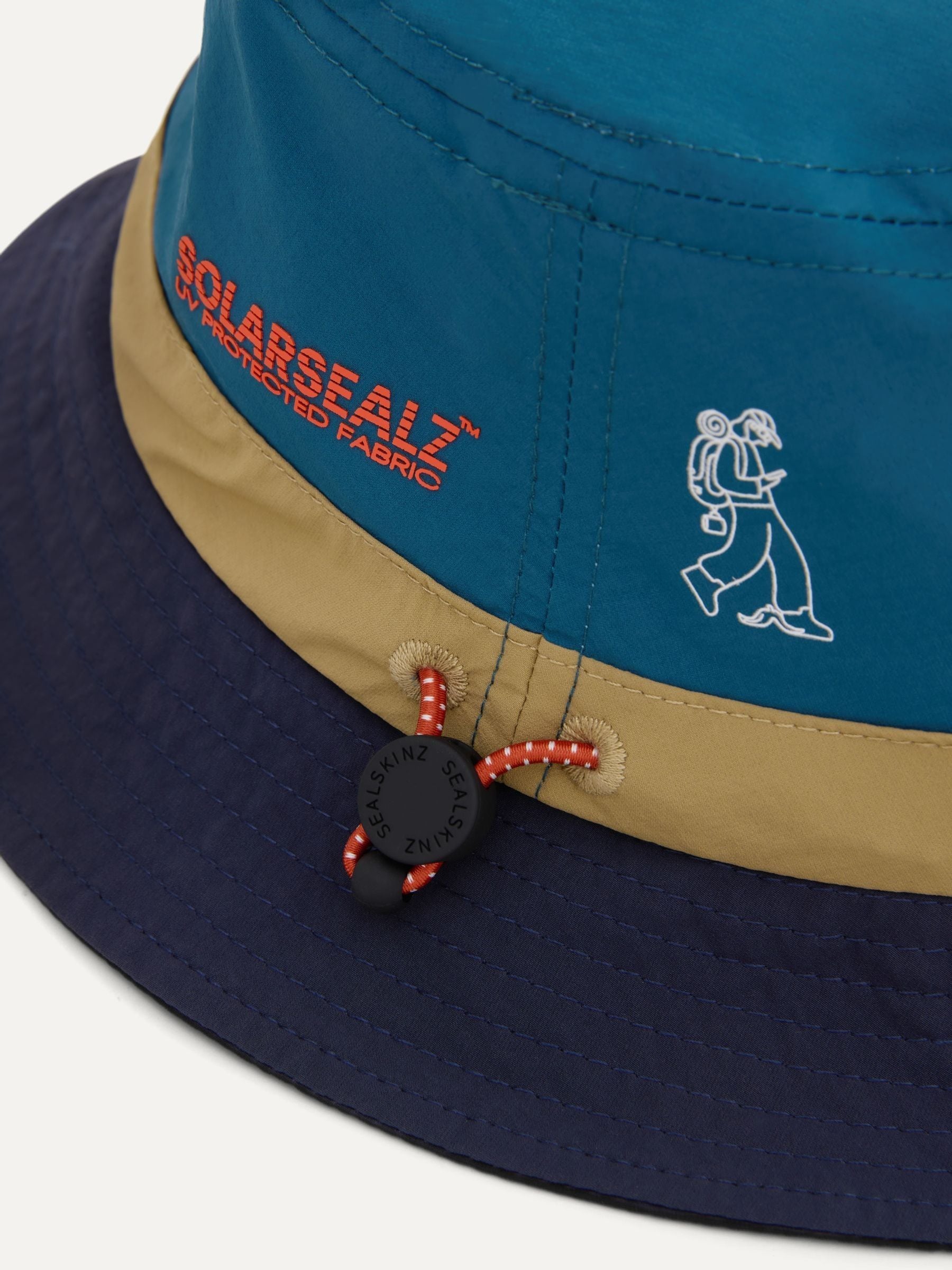 Sealskinz trail bucket hat with water repellent finish - British product