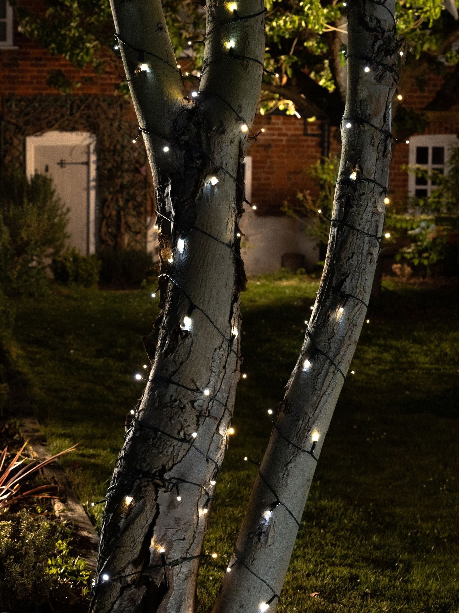 The Solar Centre dual white USB solar fairy lights 100 LED - British product