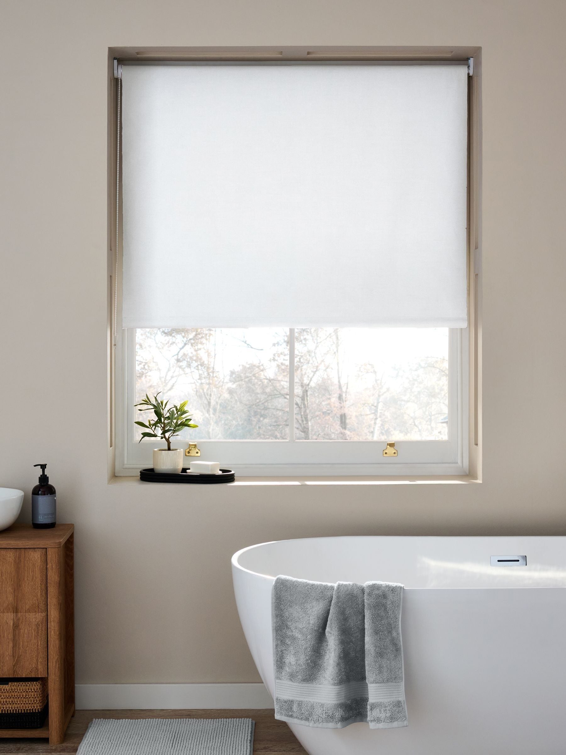 White Ready Made Printed Texture Moisture Resistant Roller Blinds