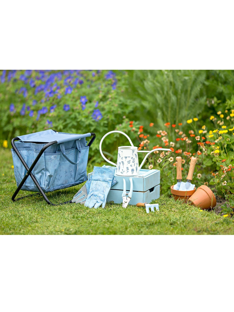 Widdop White watering can with floral pattern - British product