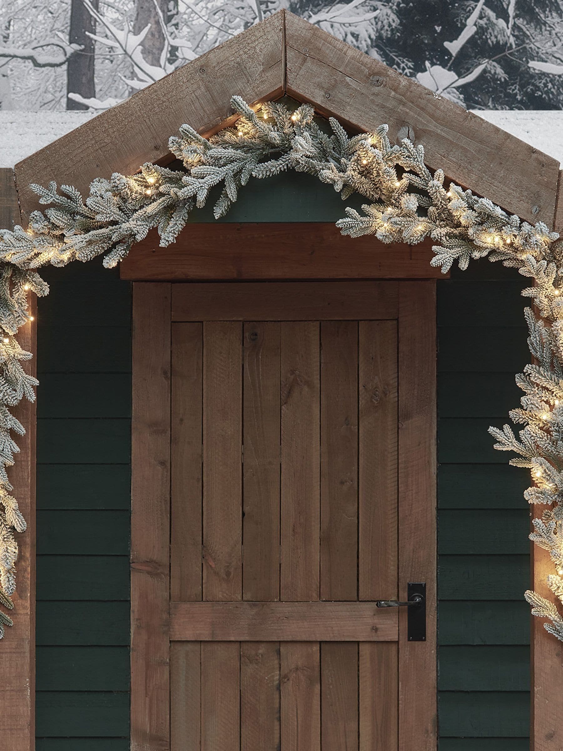 Lights4fun Snowy Christmas Garland 2.5m, UK version