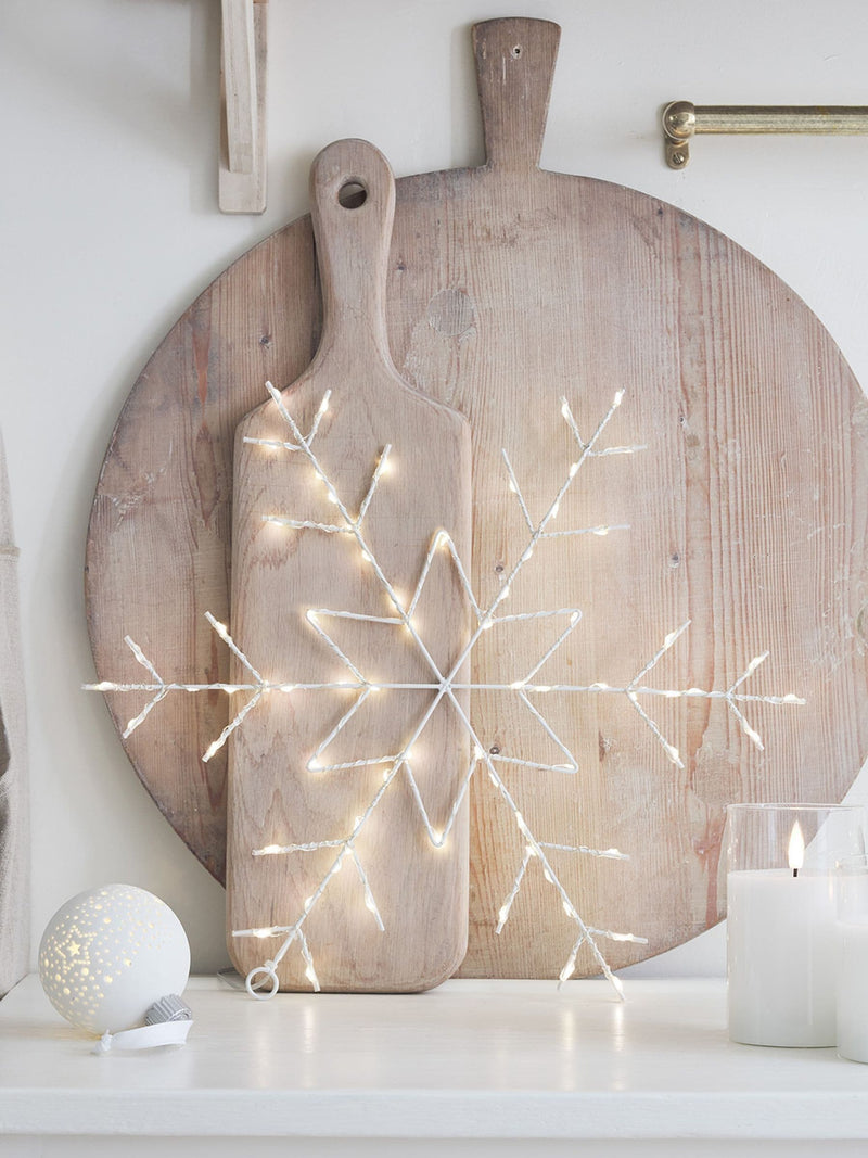 Lights4fun snowflake Christmas light with warm white LEDs, imported from the UK
