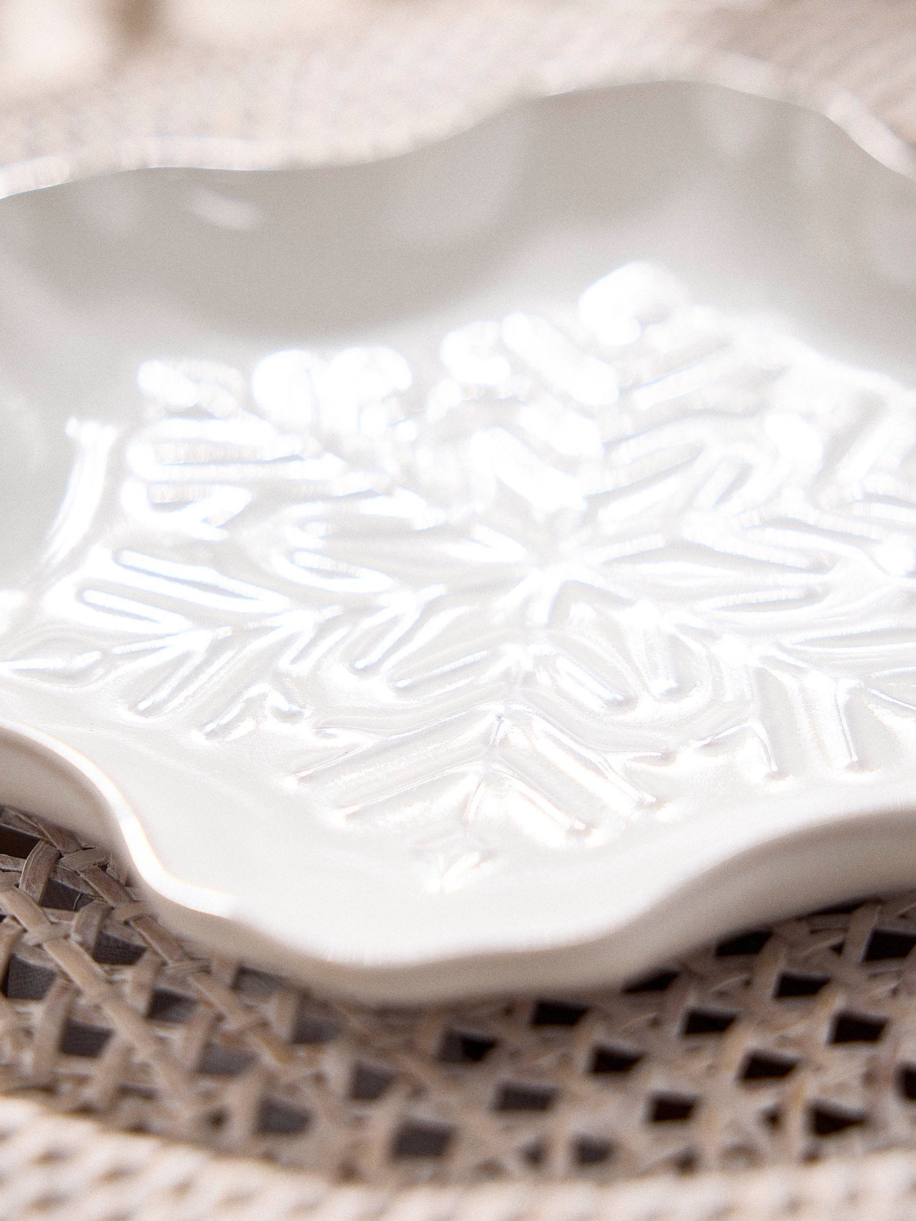 Dibor set of 2 white snowflake side plates - British product