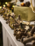 Dibor metallic Christmas garland with wood and pinecones - British product