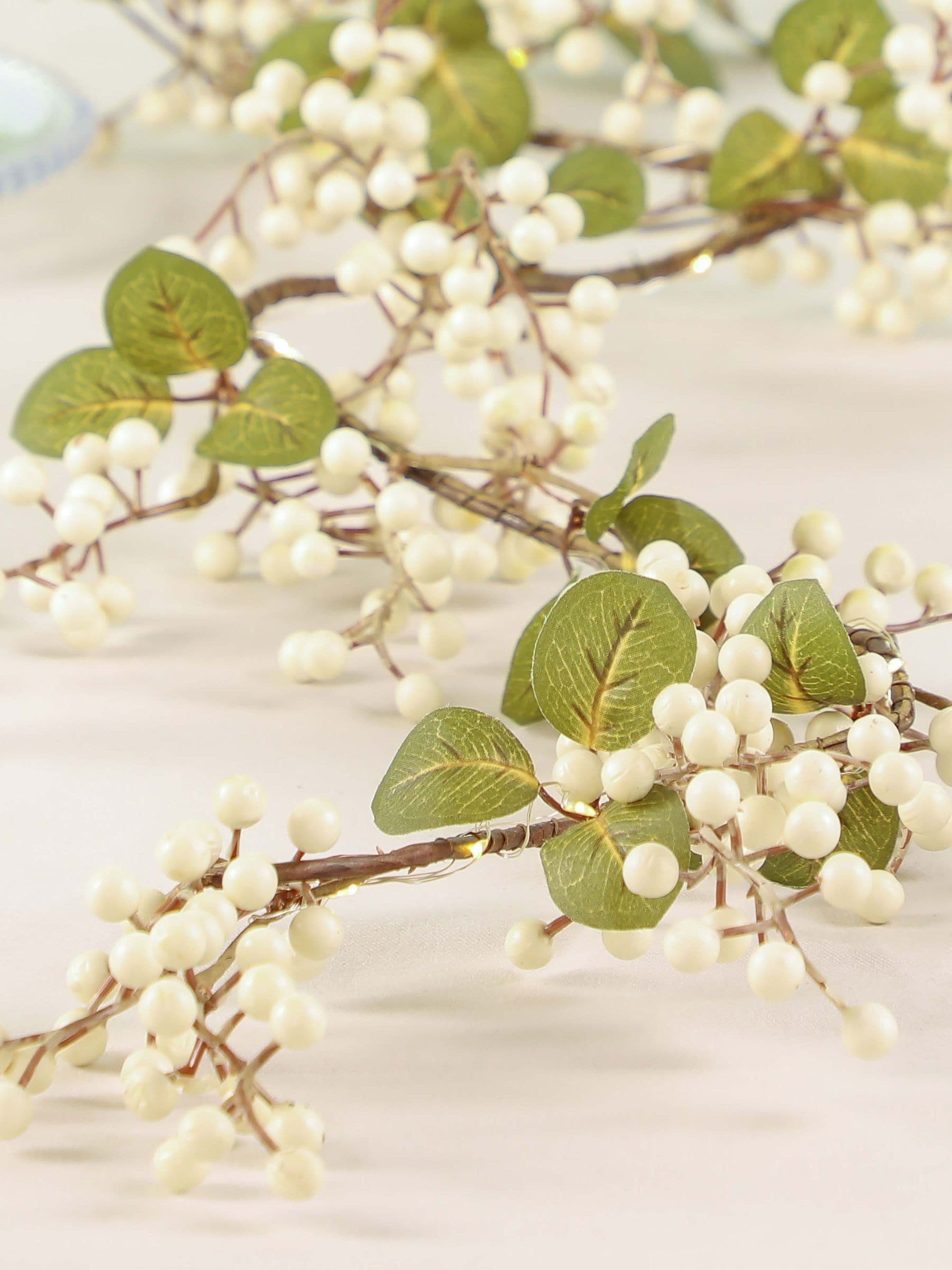 Dibor Snowberry LED garland 150cm - British product