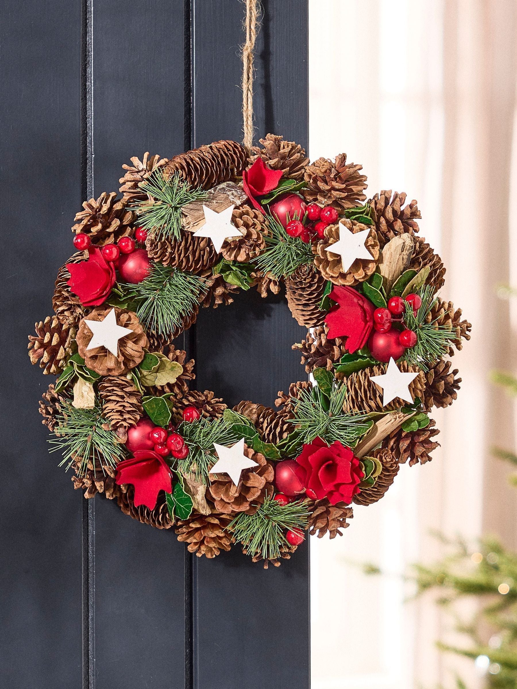 Dibor Stars and Roses winter wreath 35cm, UK version
