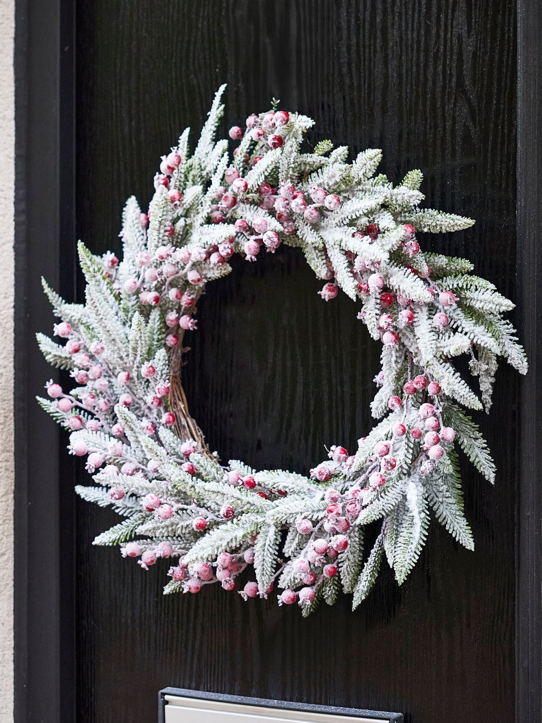 Dibor frosted berries wreath 50cm - British product
