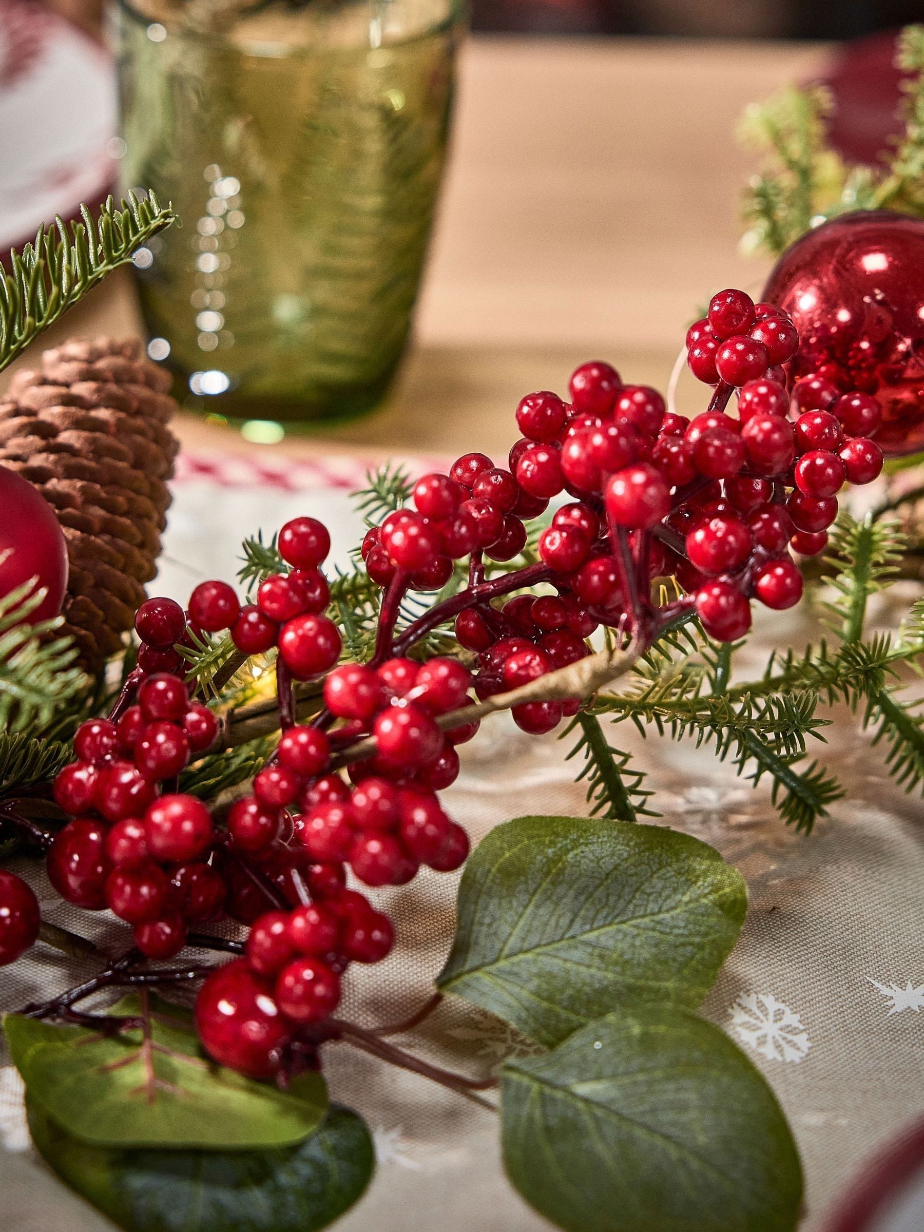 Dibor PreLit Christmas Garland 150cm, imported from the UK