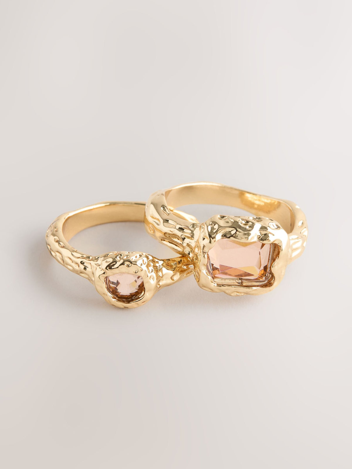 Gold tone hammered pink sparkle rings pack of 2, UK version