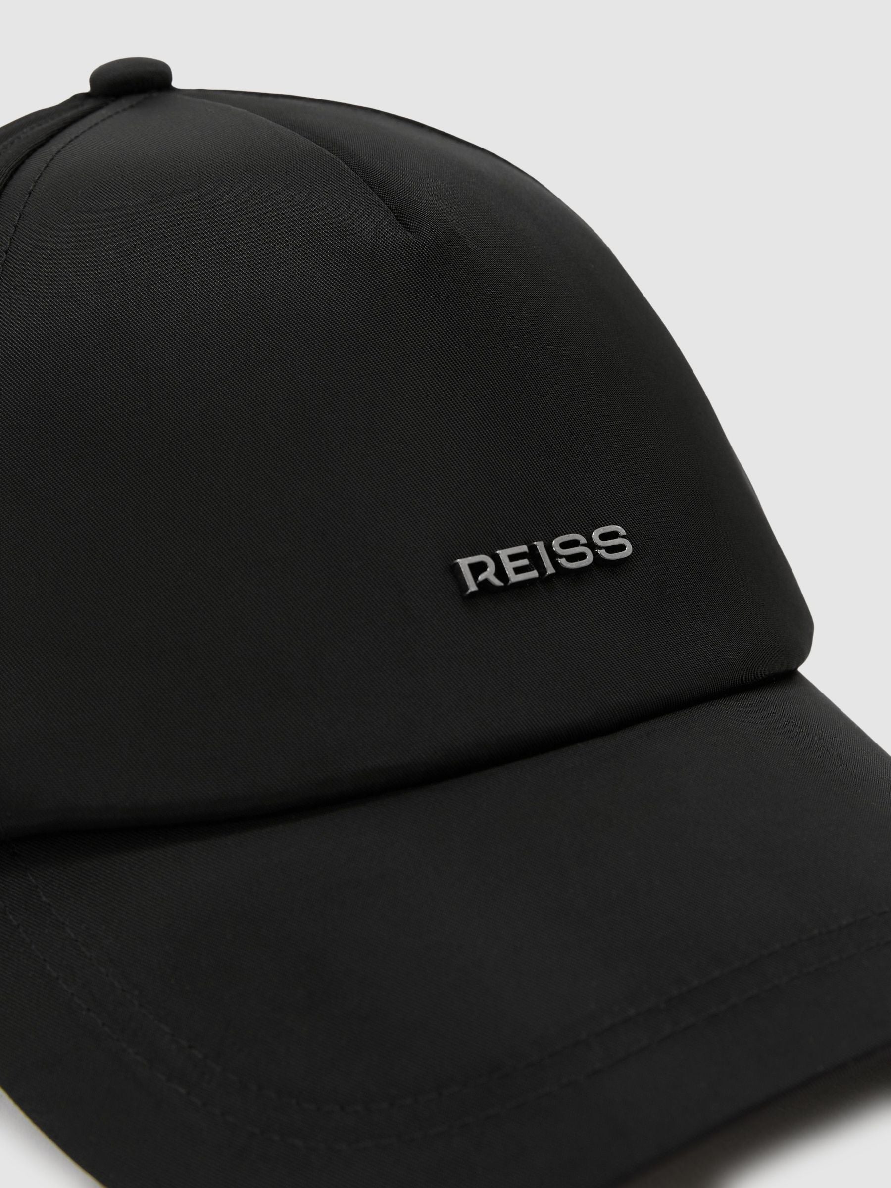 Reiss Black Emery technical baseball cap with adjustable strap (British brand)
