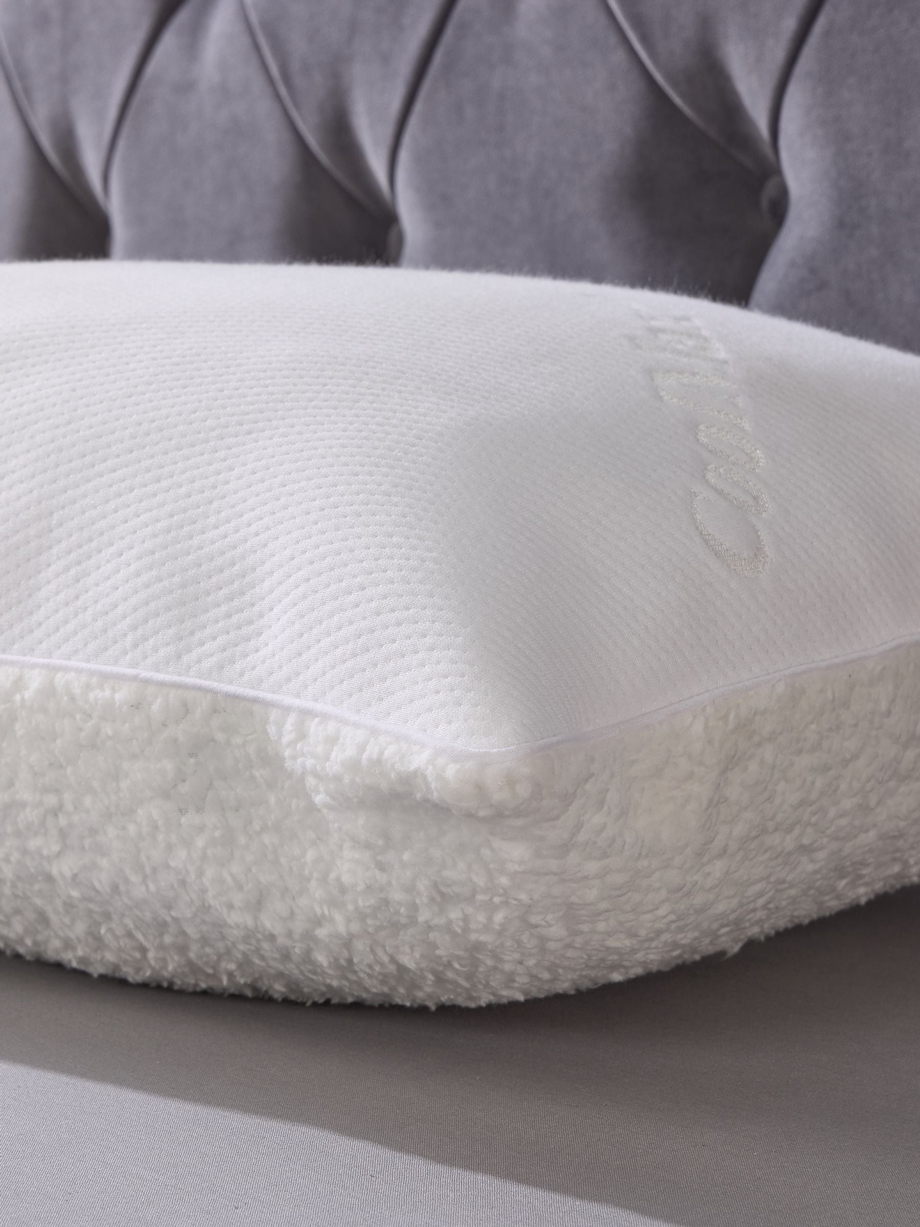 Downland Warm & Cool Pillow 74x48 cm (British brand)