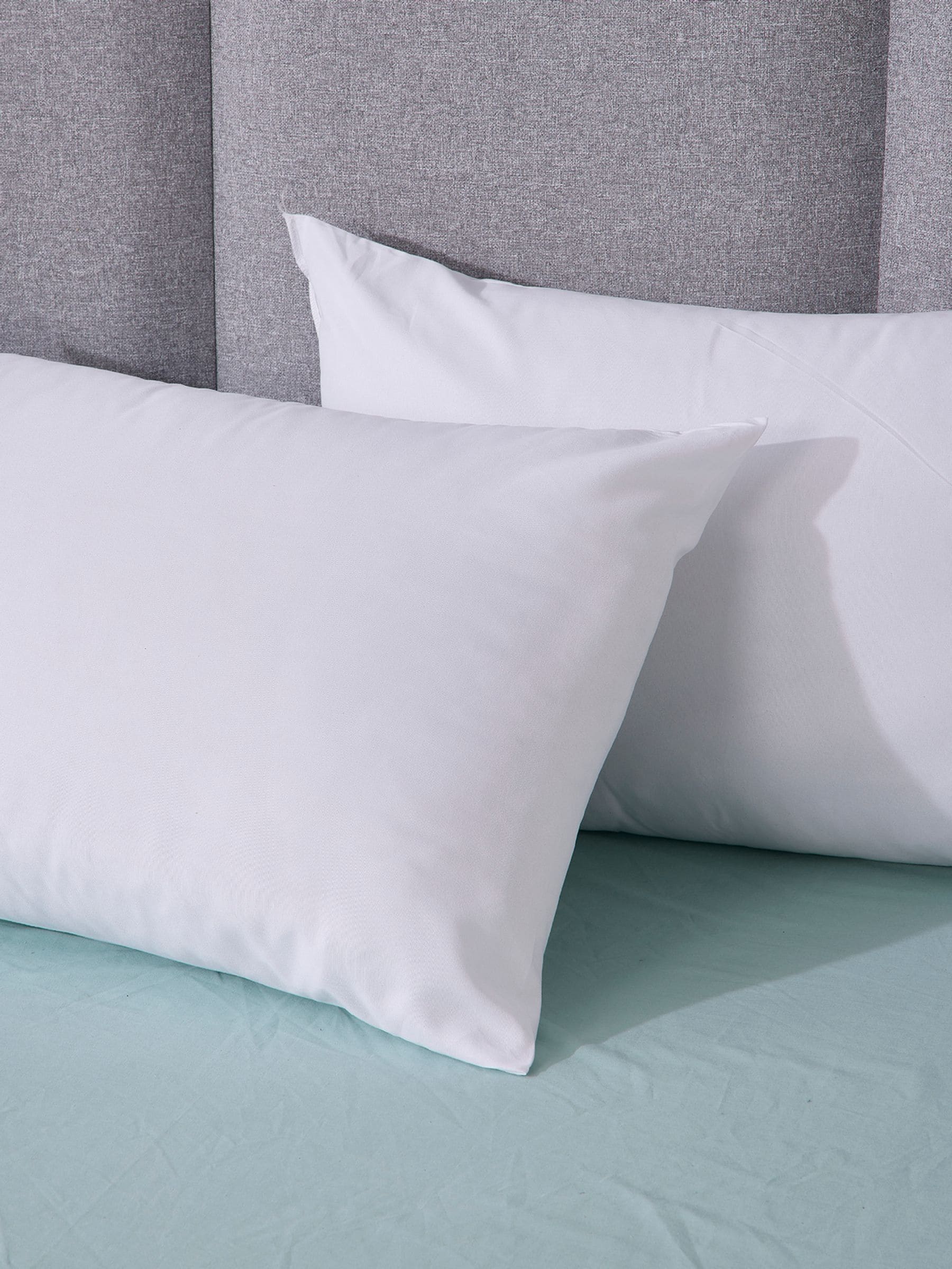 Downland hollowfibre pillow pair 46x69cm - British product